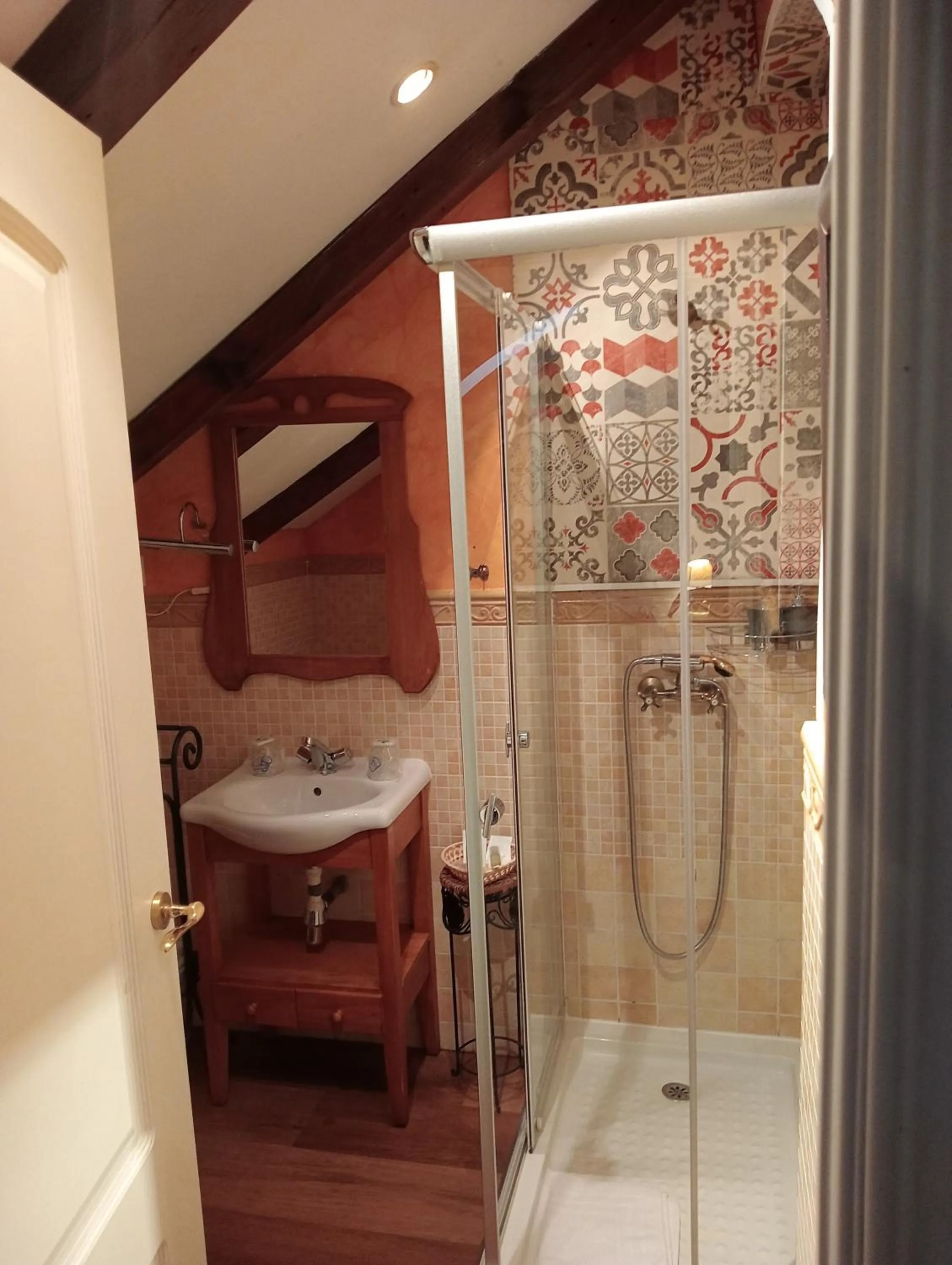 Shower in Tu Mansión