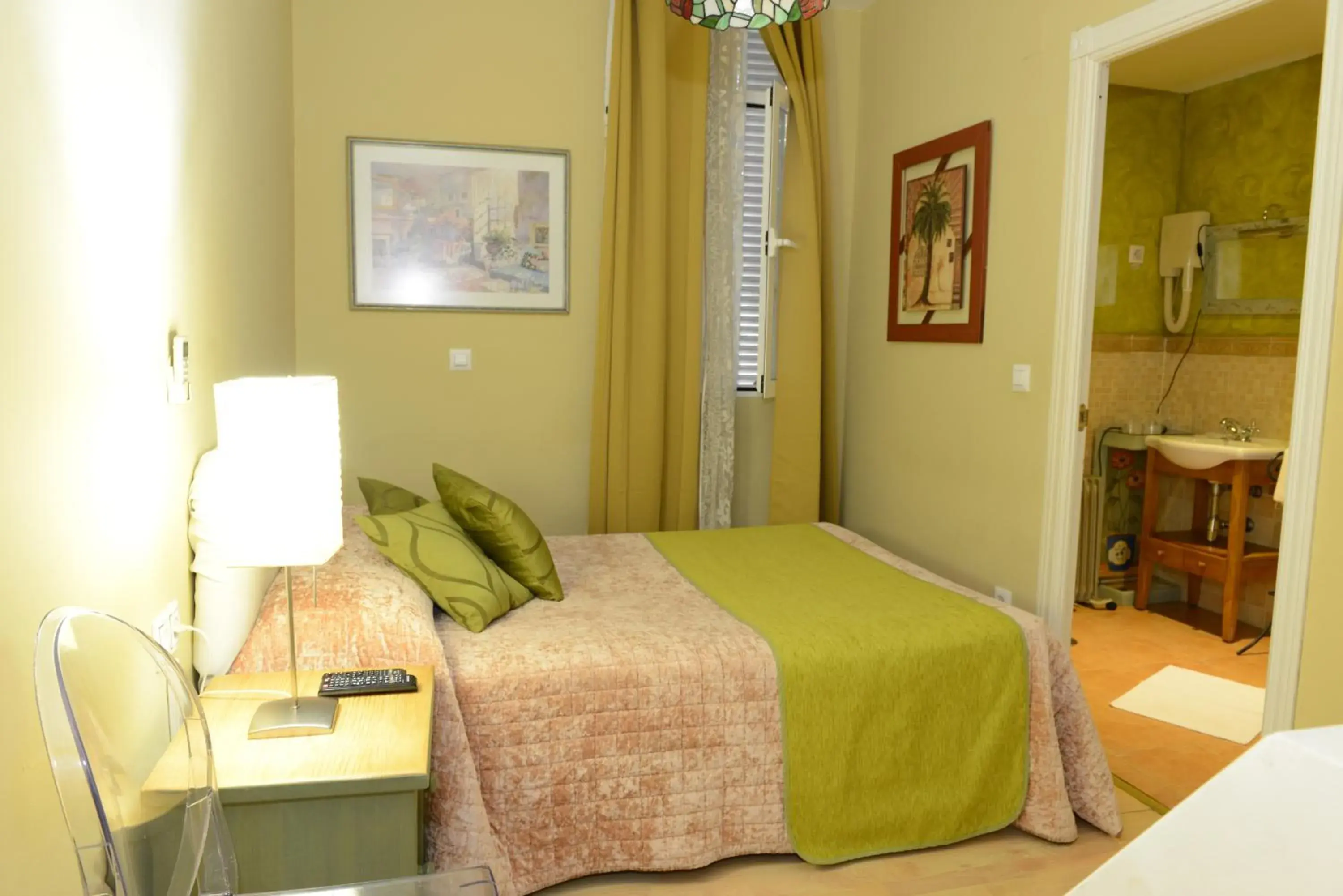 Double Room - single occupancy in Tu Mansión Double Room - single occupancy in Tu Mansión