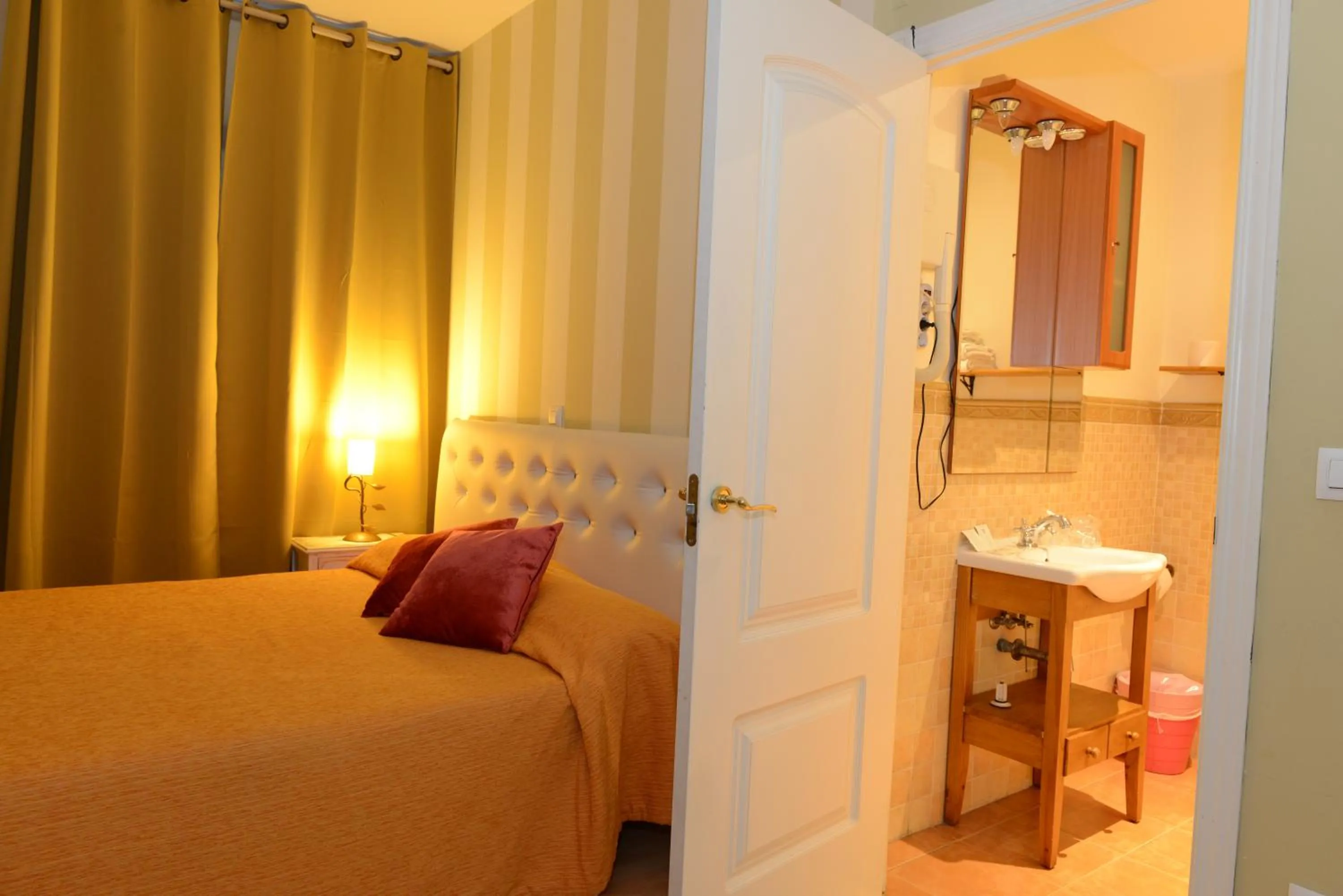 Photo of the whole room, Bed in Tu Mansión