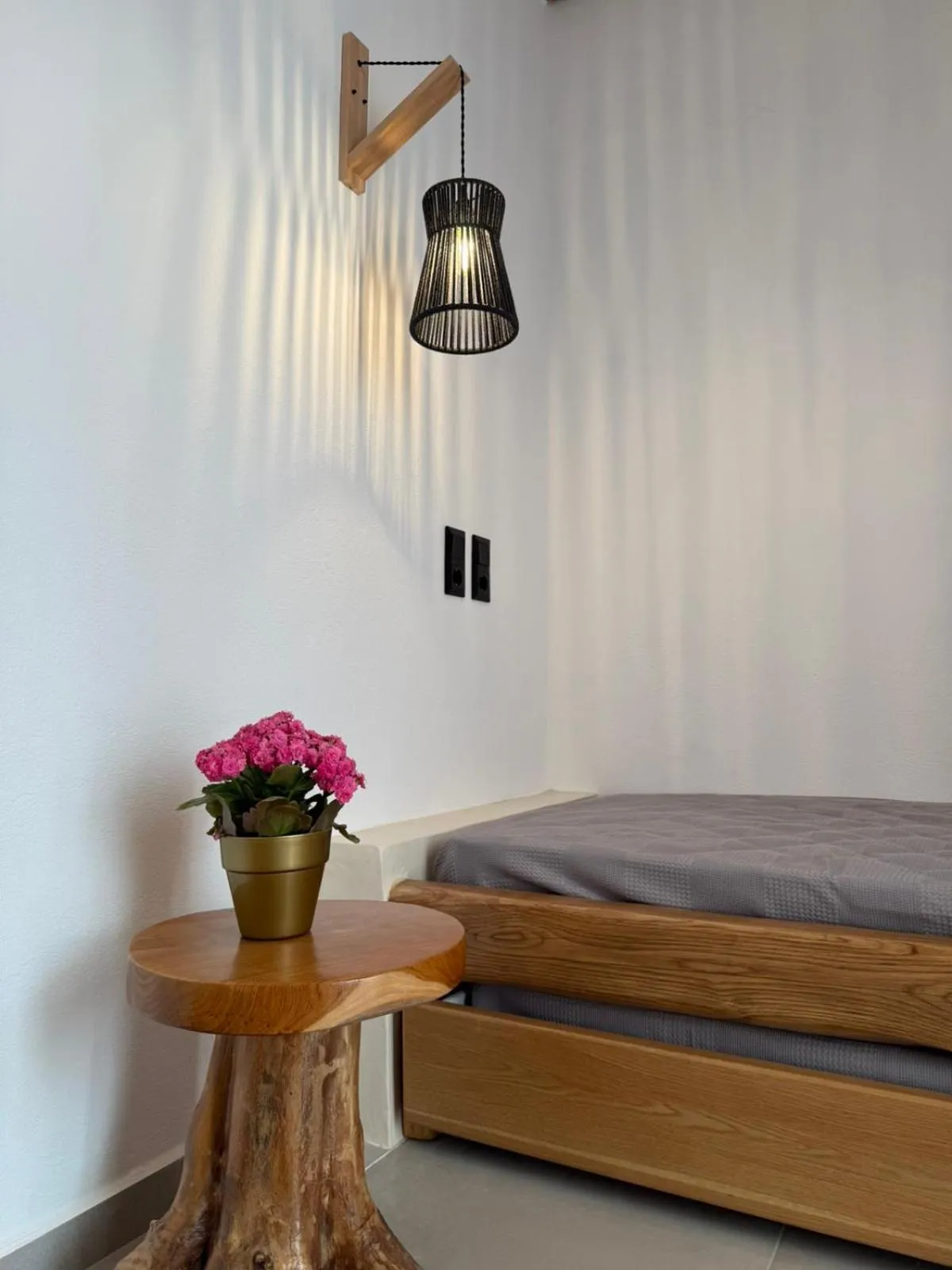 Bed in Summer Dream 1