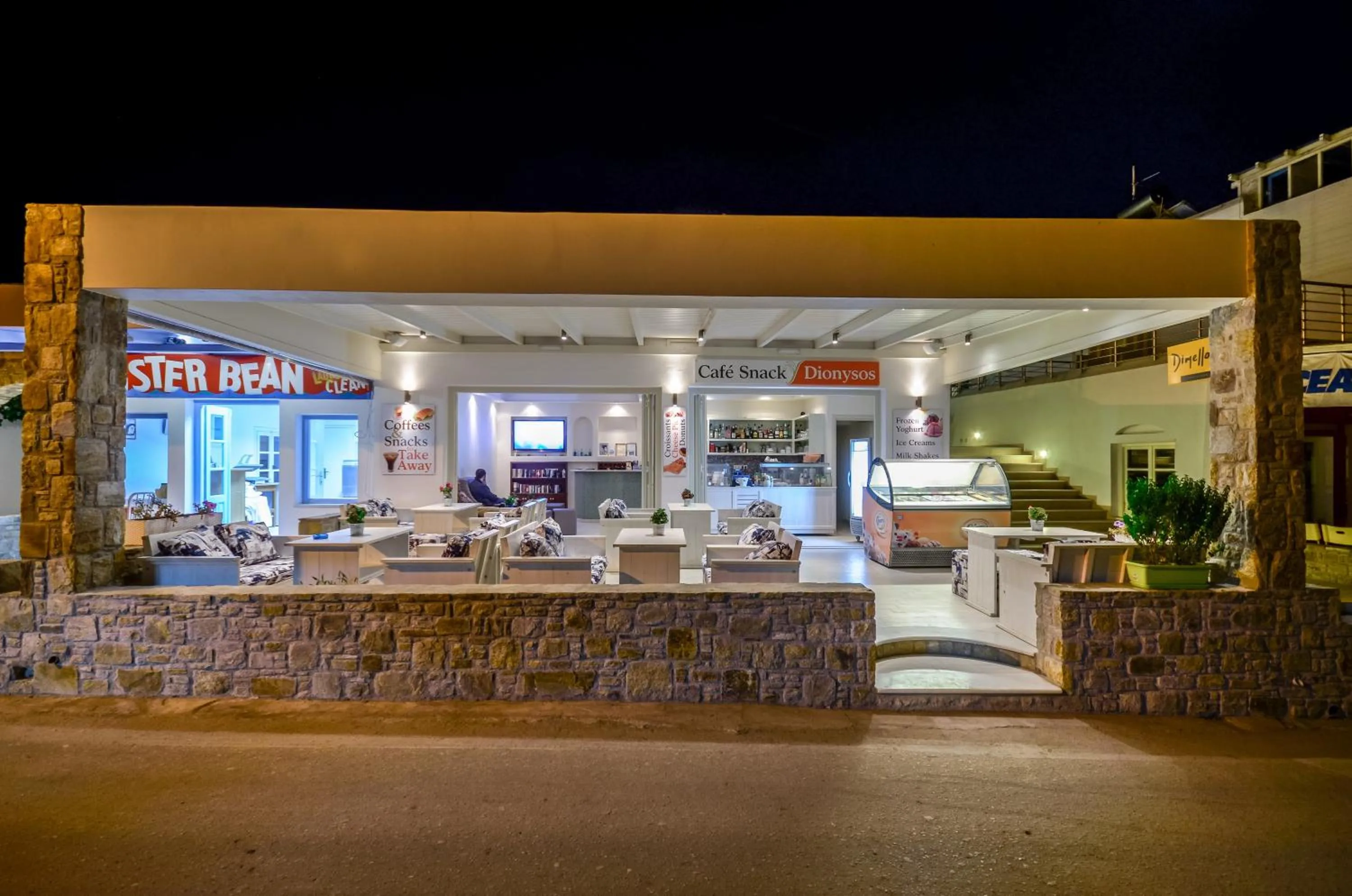 Lounge or bar in Summer Dream 1