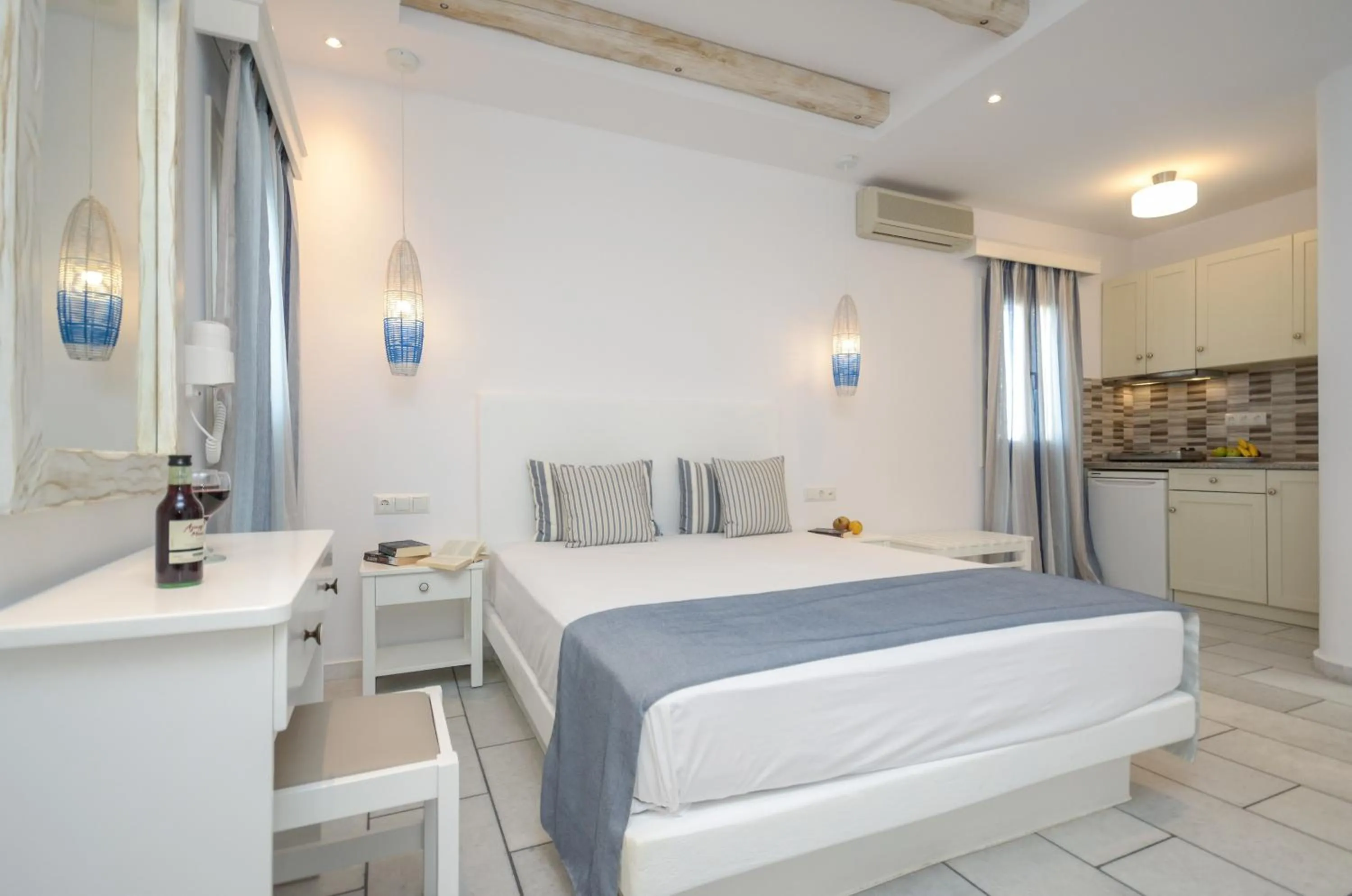 Bed in Summer Dream 1