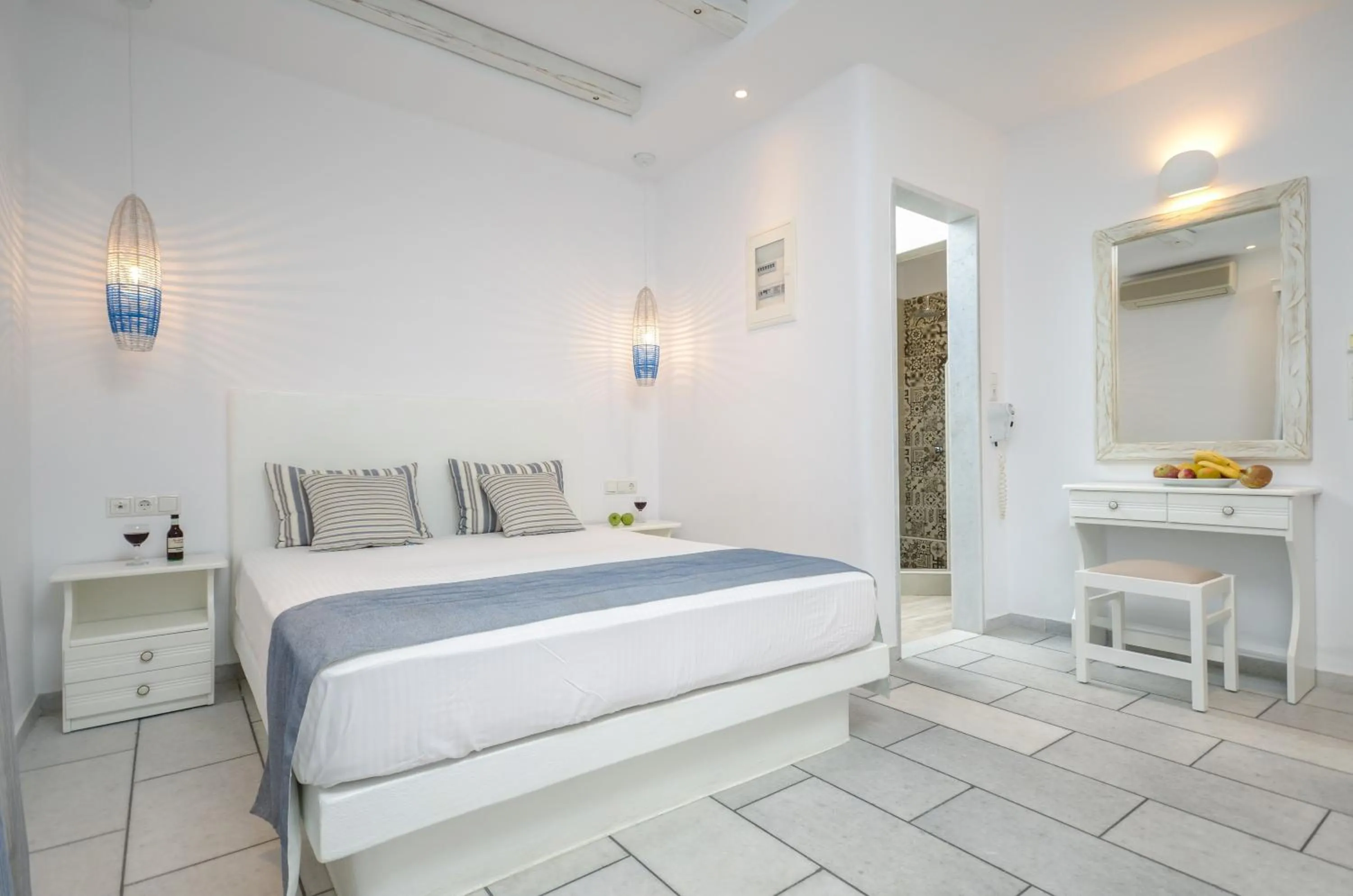 Bed in Summer Dream 1