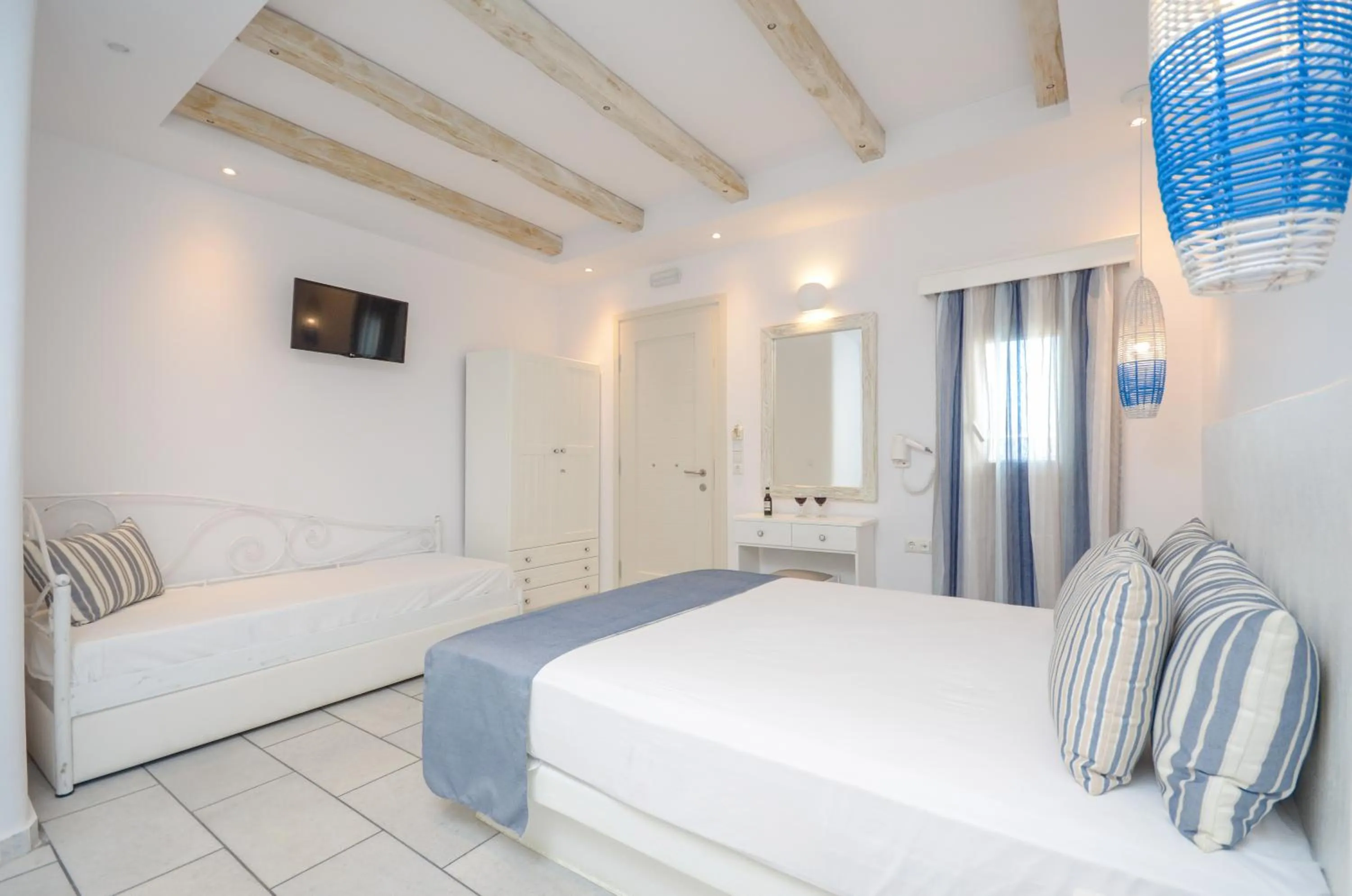 Bed in Summer Dream 1