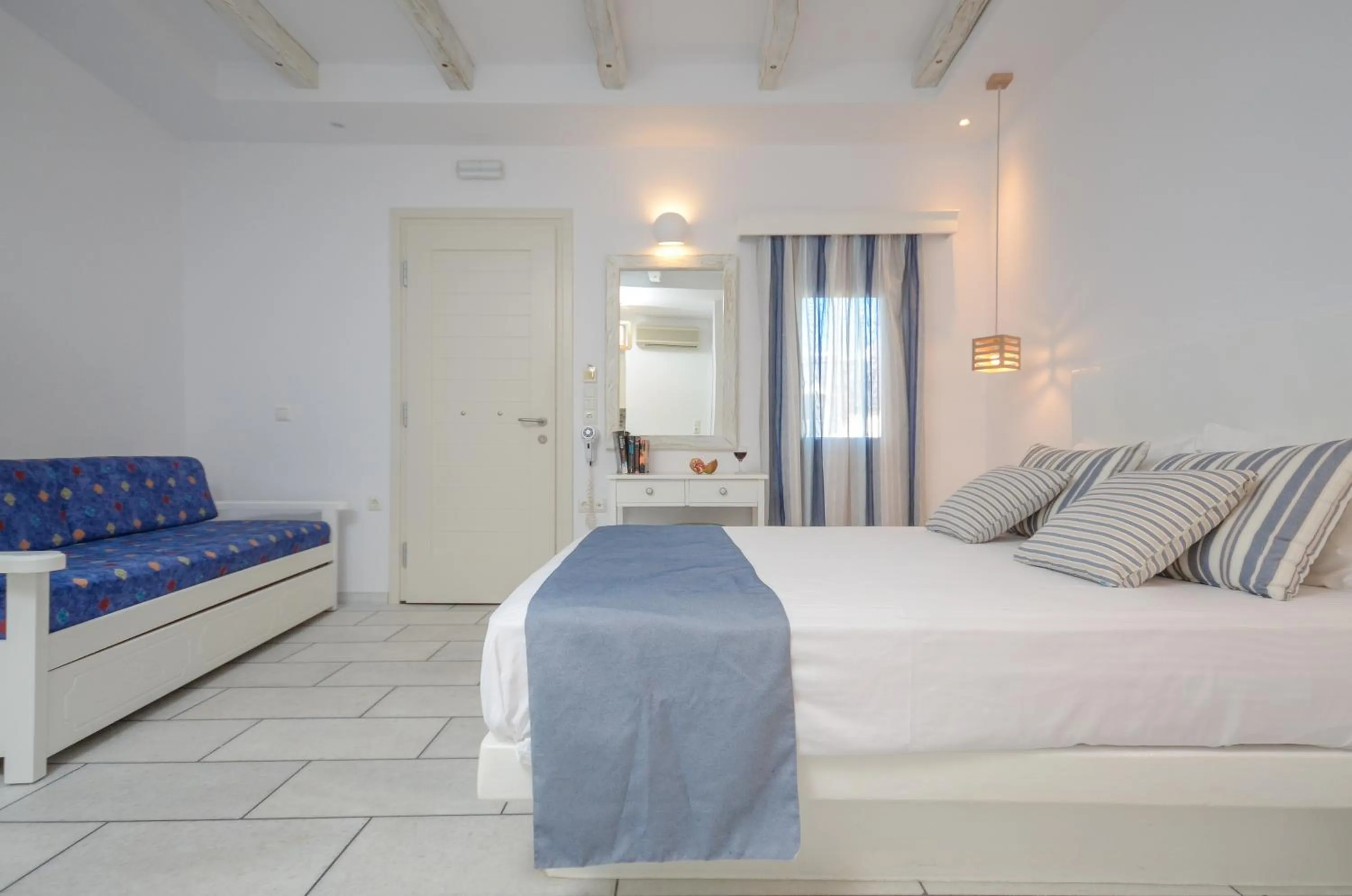 Bed in Summer Dream 1