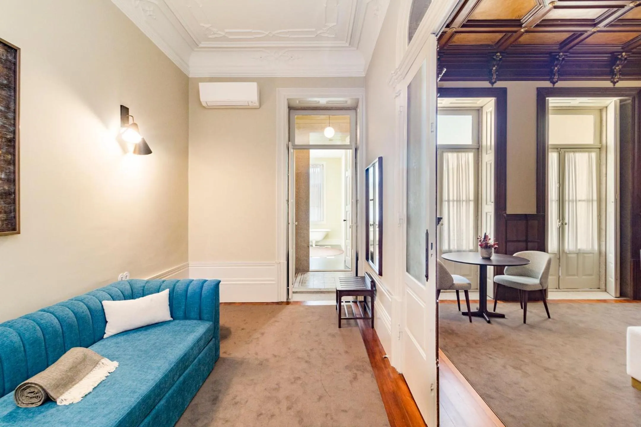 Living room in Marquês Garden House by Olivia