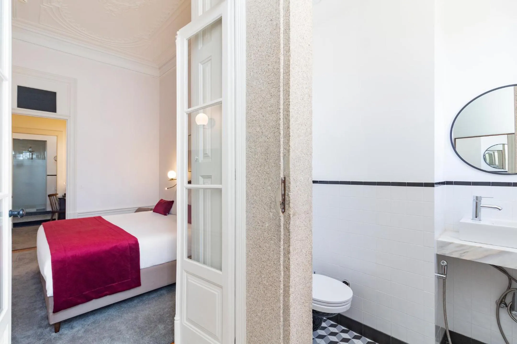 Bathroom, Bed in Marquês Garden House by Olivia