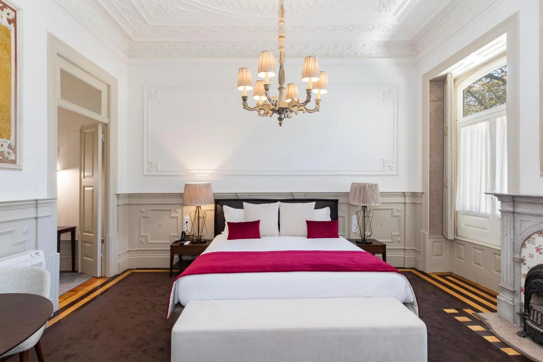 Bedroom, Bed in Marquês Garden House by Olivia