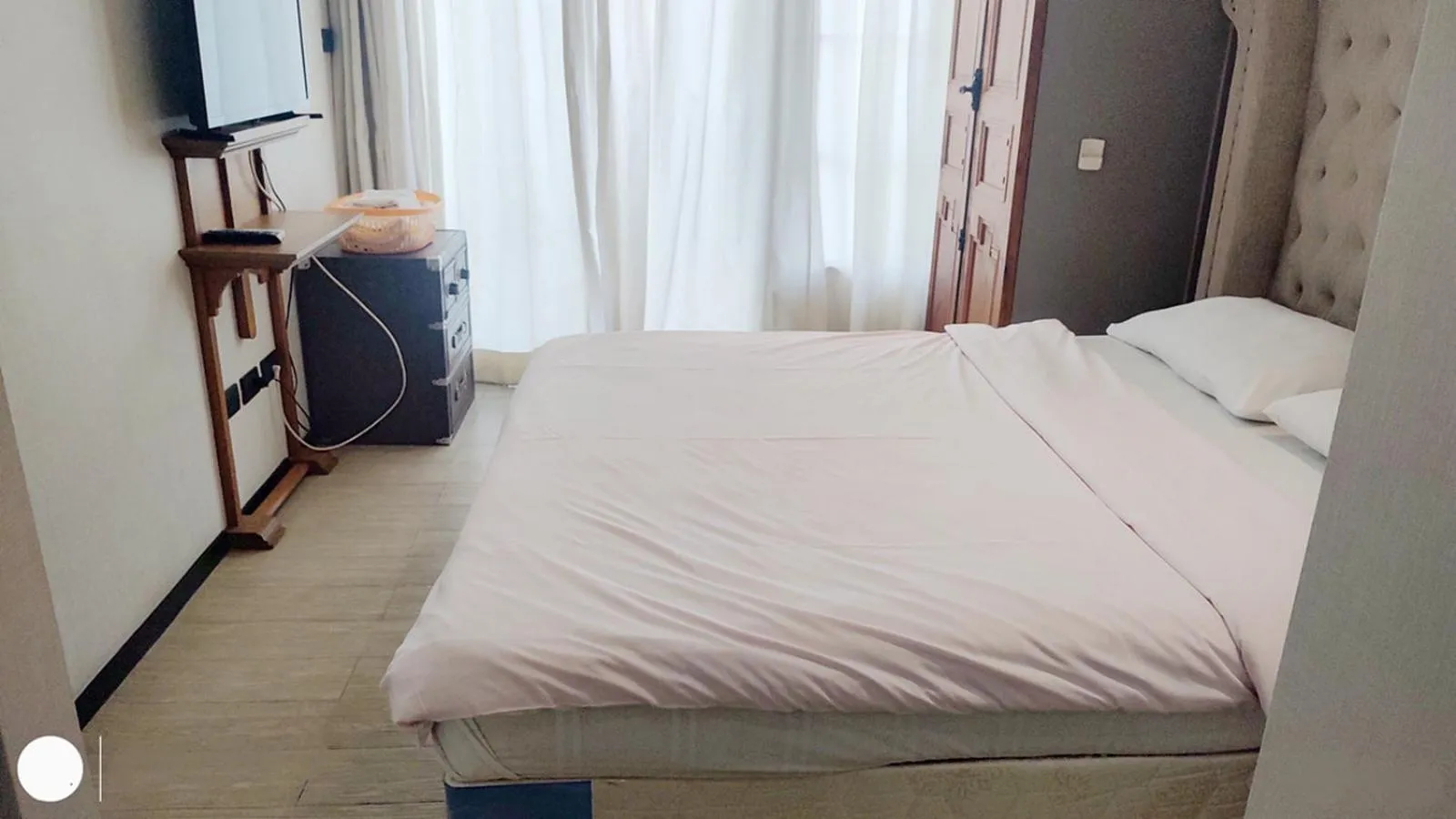 Bed in Venetian Poseidon Pool Hotel