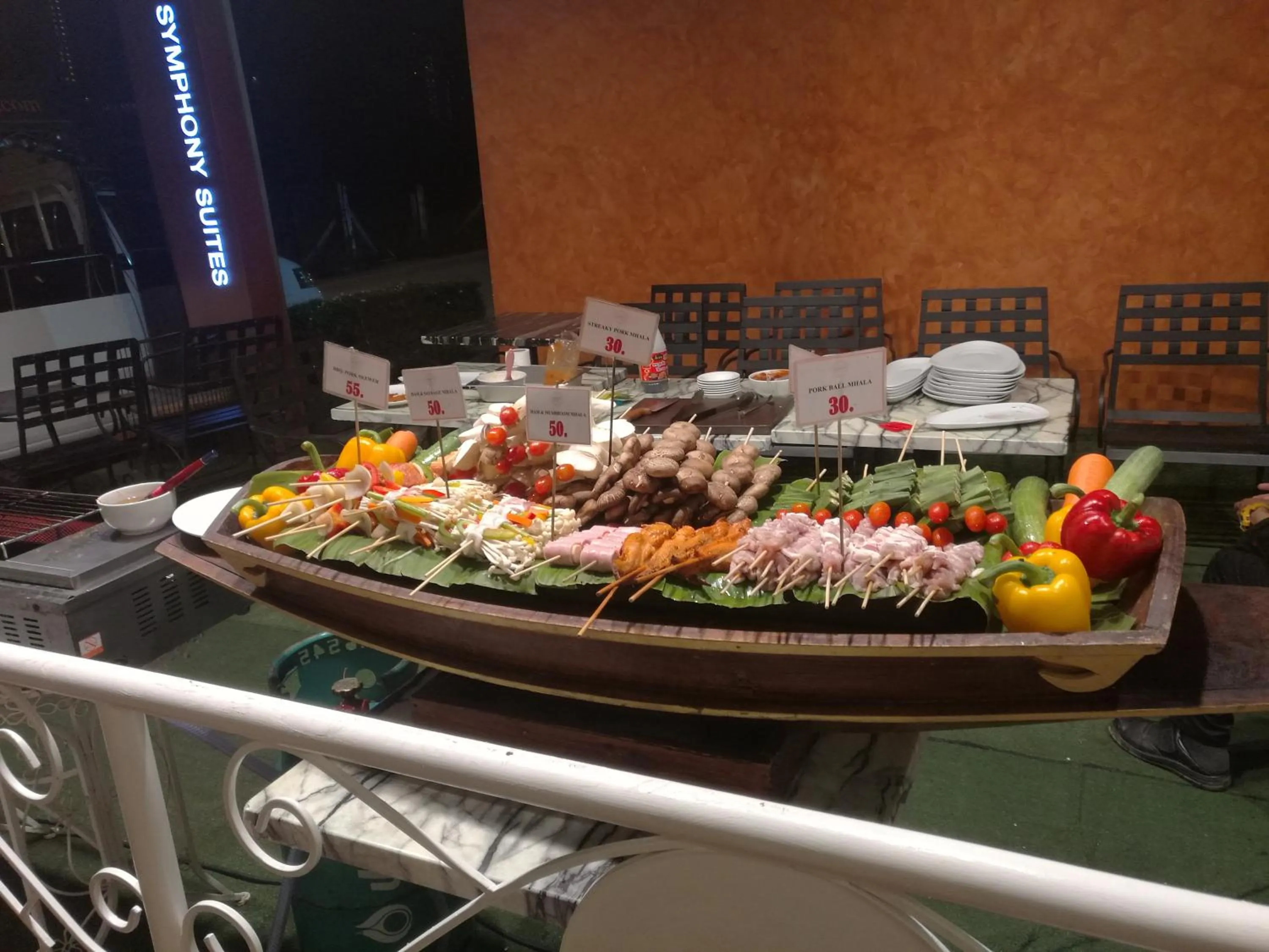 Restaurant/places to eat in Venetian Poseidon Pool Hotel