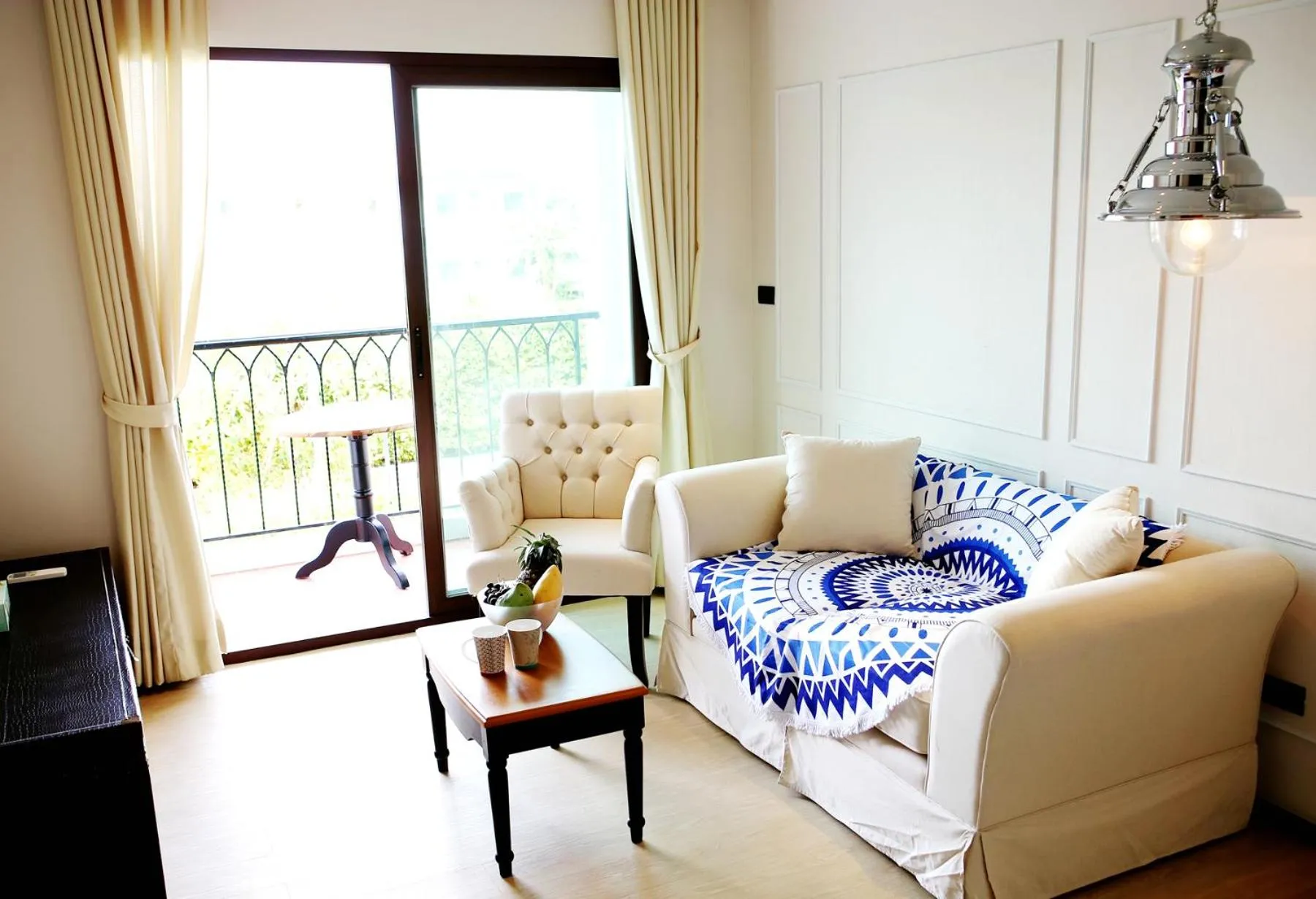 Living room in Venetian Poseidon Pool Hotel