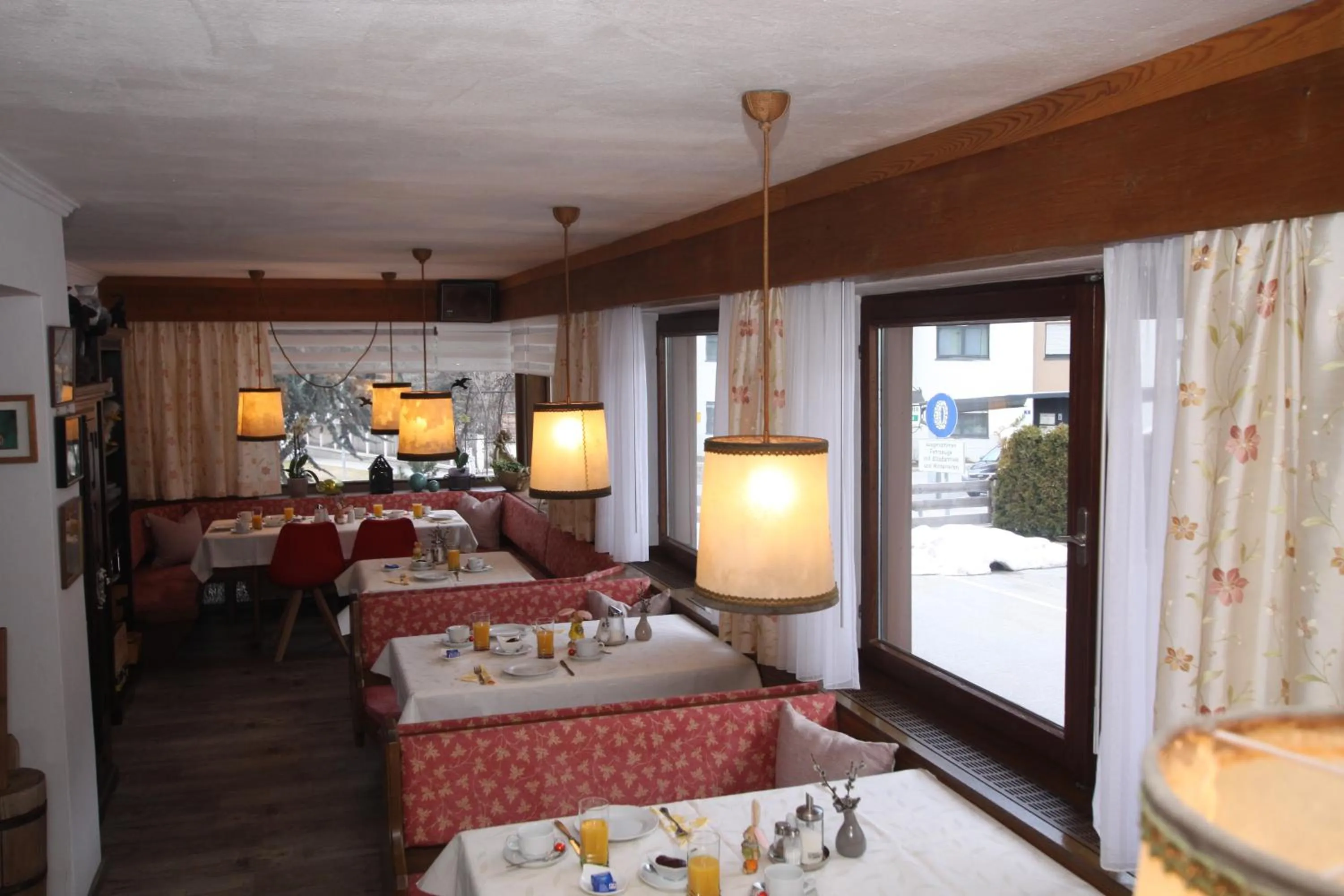 Restaurant/places to eat in Pension Garni Gerhard