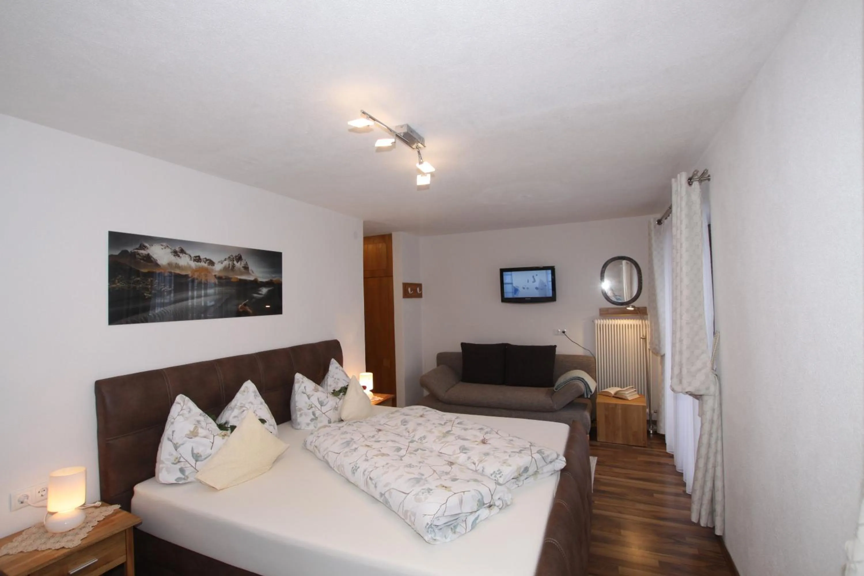TV and multimedia, Bed in Pension Garni Gerhard