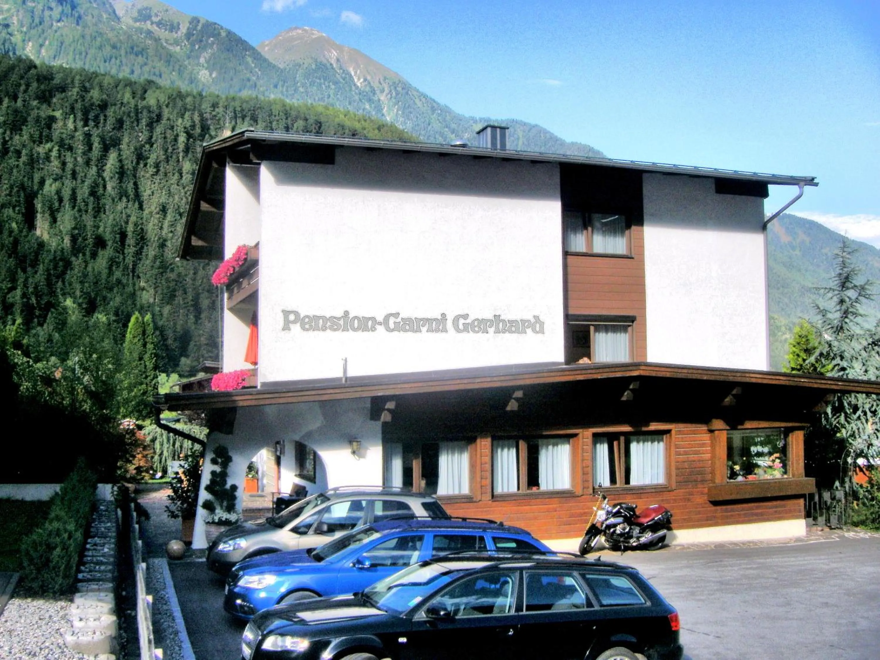 Facade/entrance in Pension Garni Gerhard