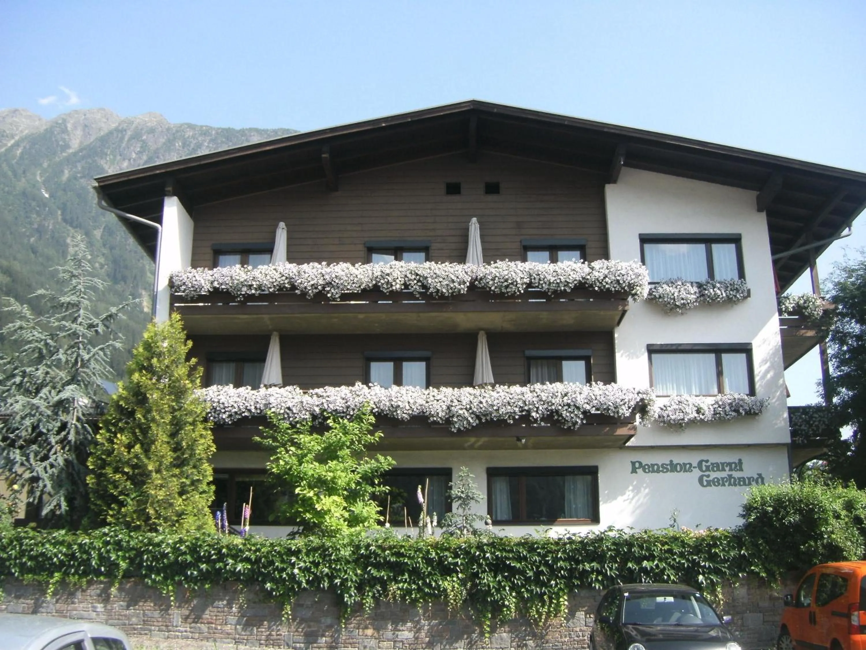 Facade/entrance in Pension Garni Gerhard