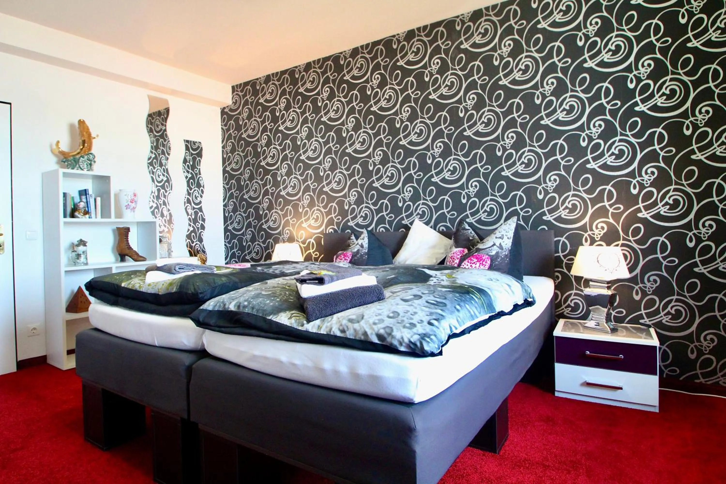 Bedroom, Bed in Suite-Apartment-Essen