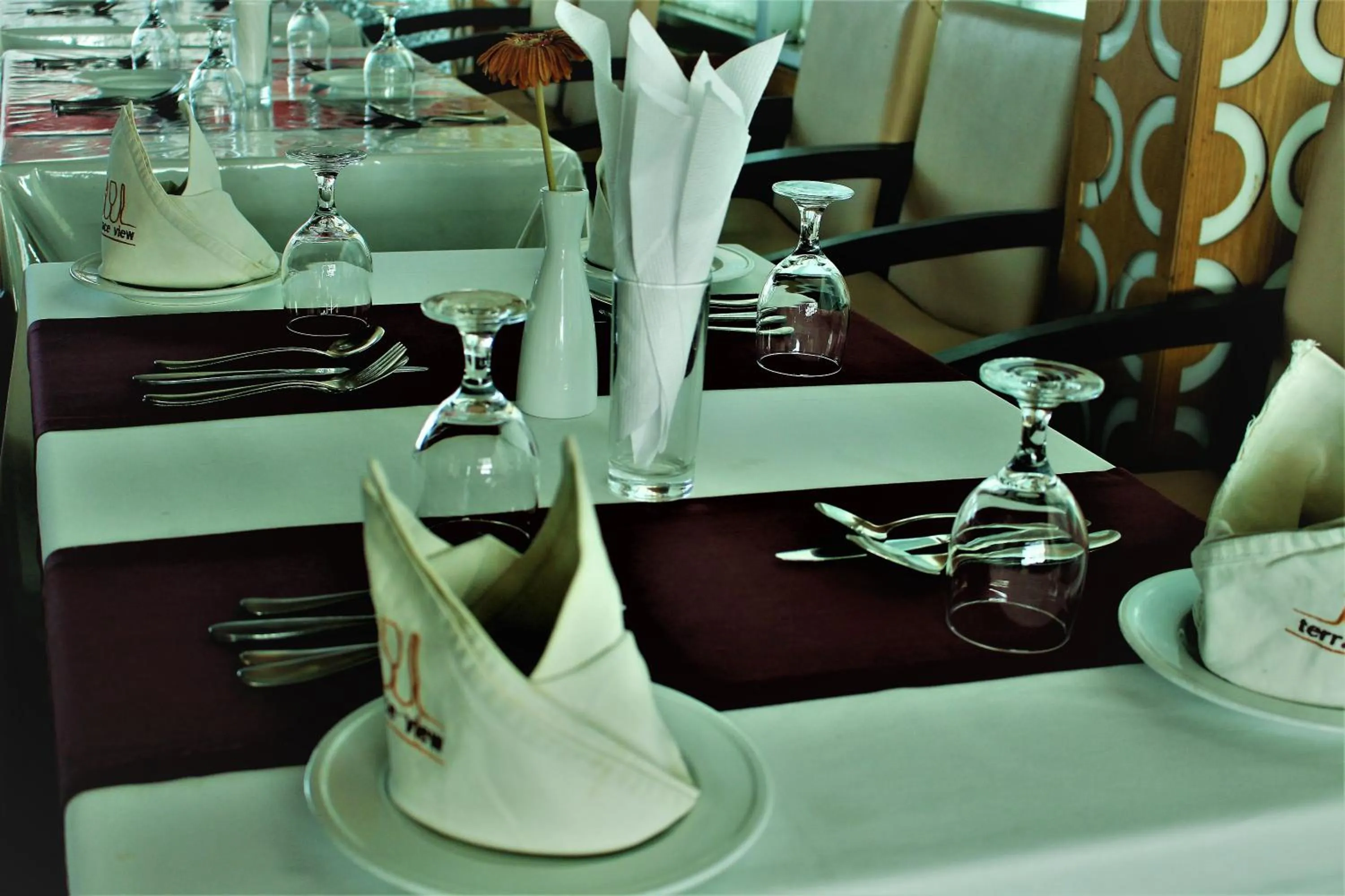 Restaurant/places to eat in Hotel Blue Bird