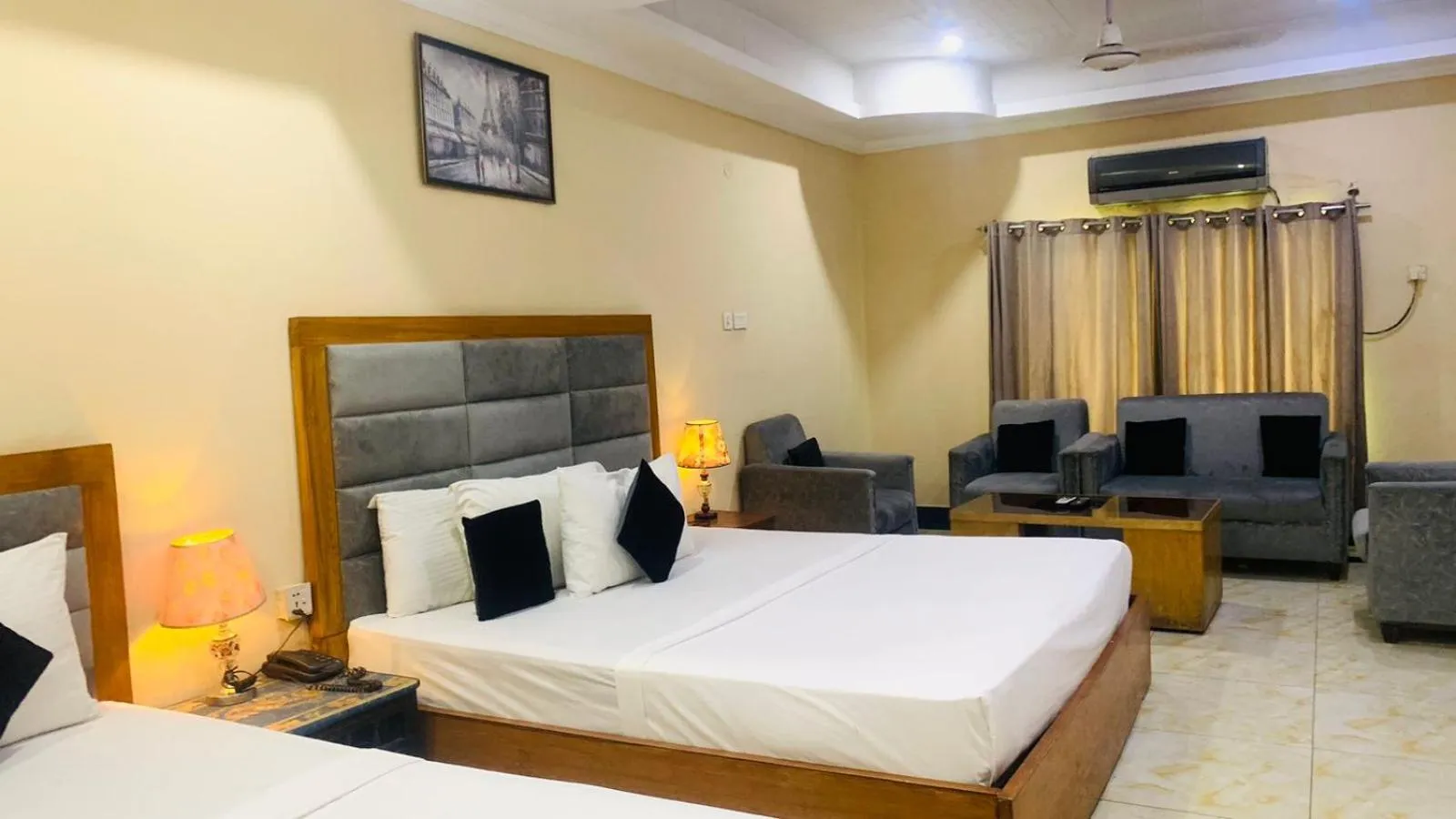 Bed in The King Hotel