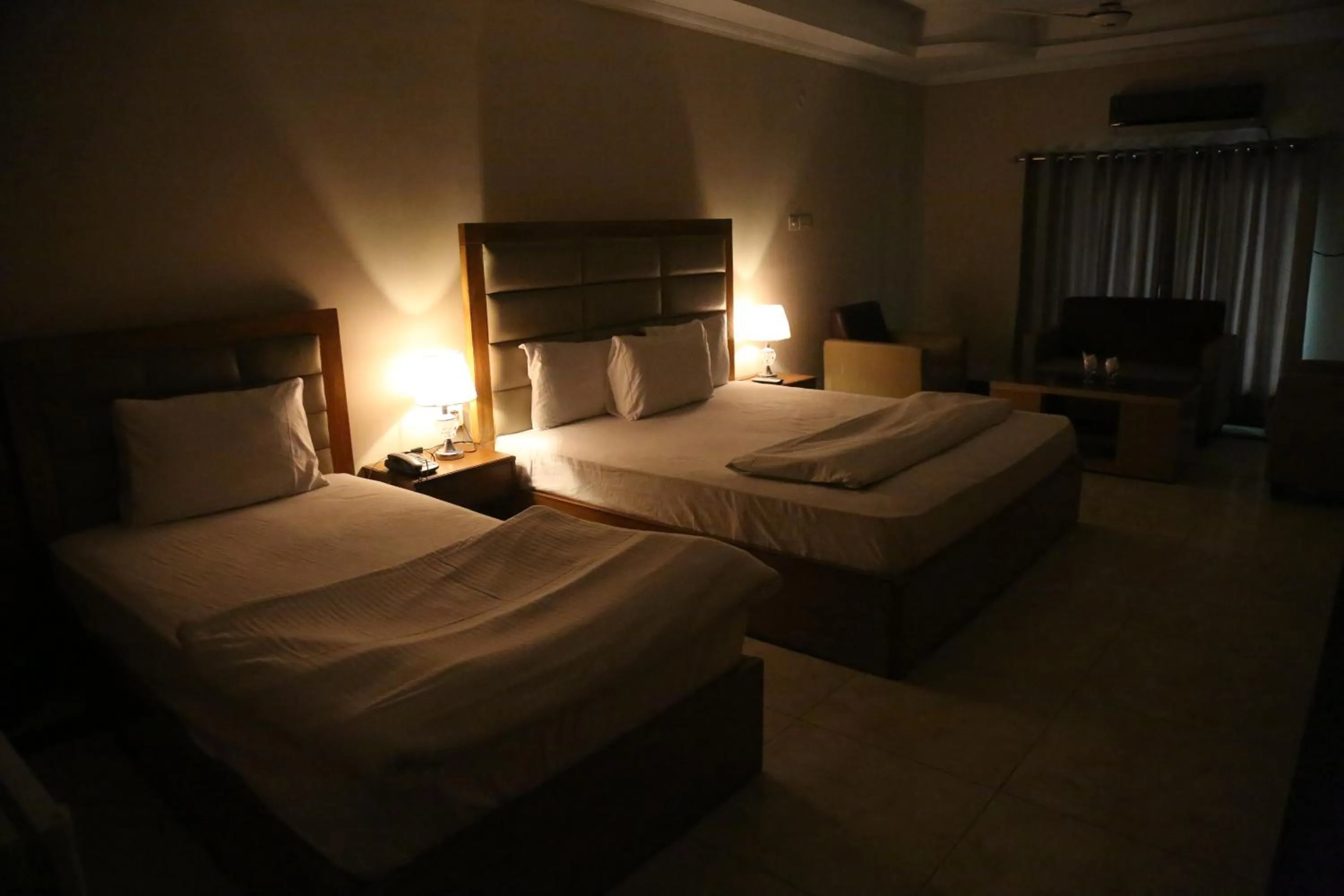 Bed in The King Hotel