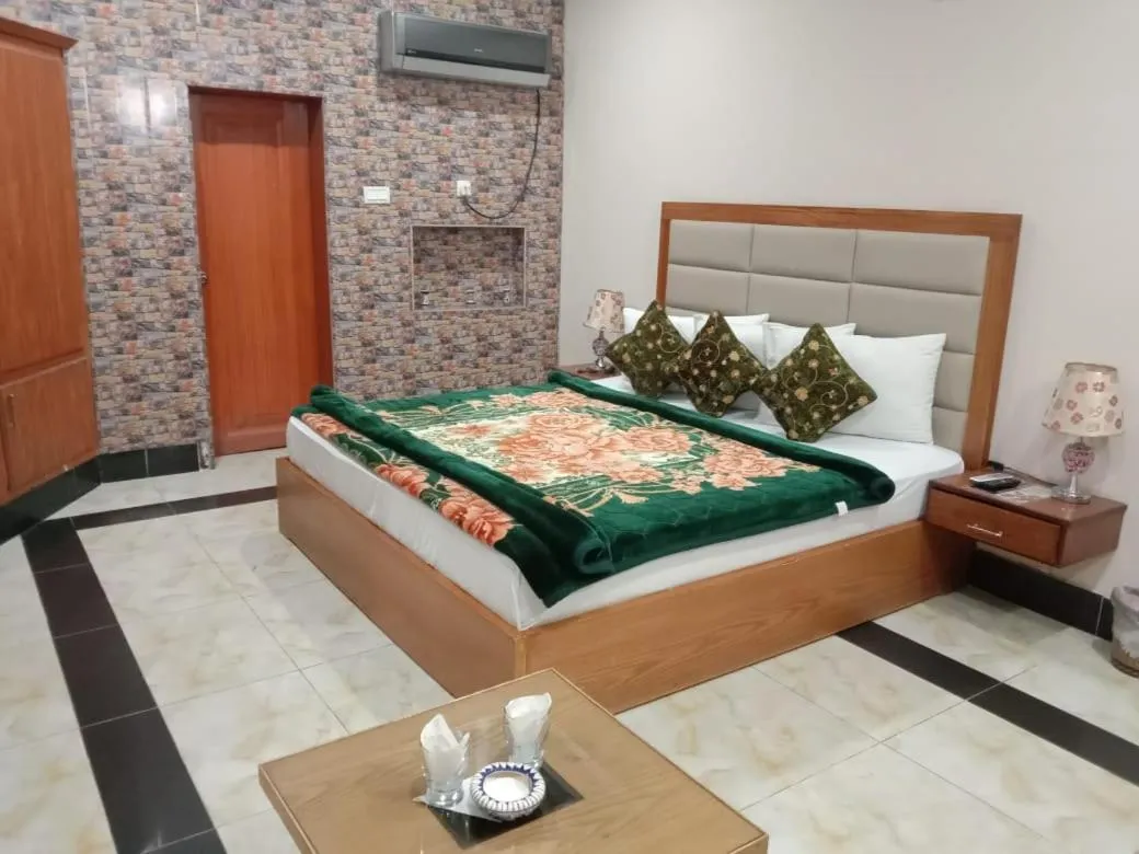 Bed in The King Hotel