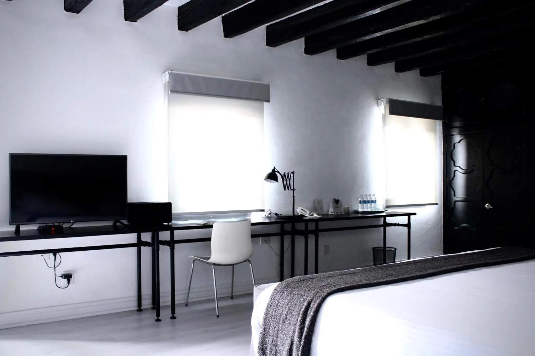 TV and multimedia, Bed in Las Casas B&B Boutique Hotel, Spa & Restaurante Cuernavaca