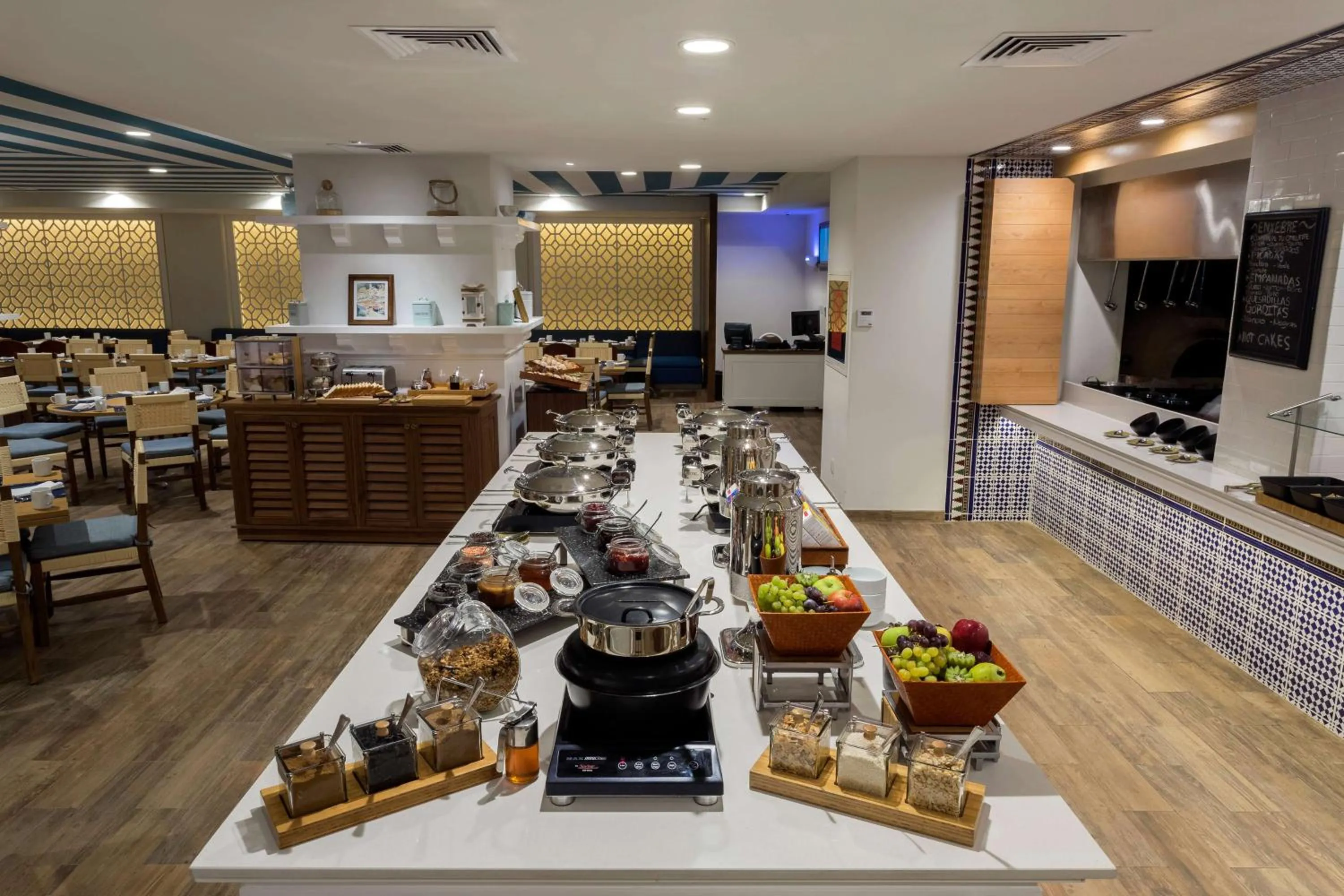 Restaurant/places to eat in DoubleTree by Hilton Veracruz