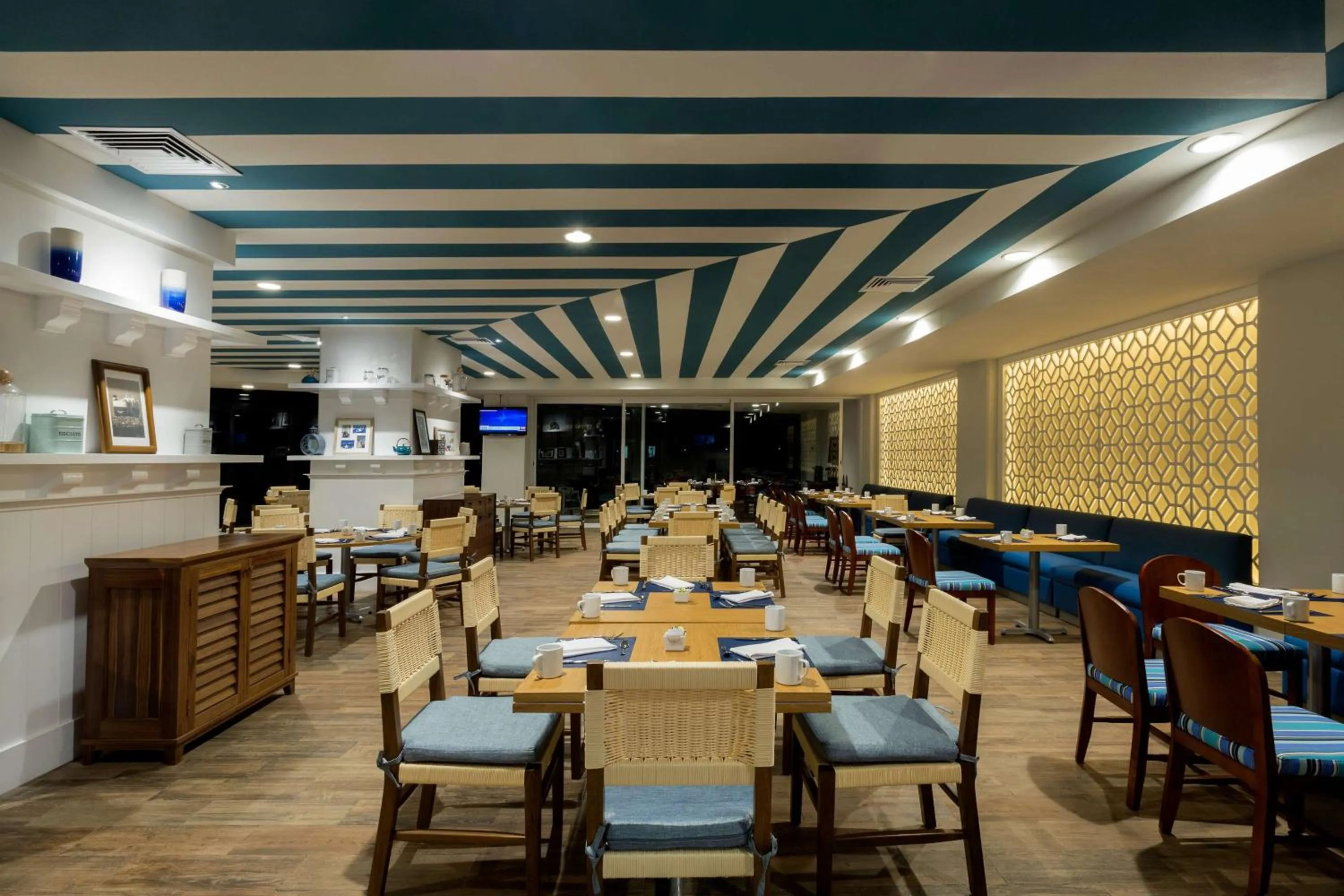 Restaurant/places to eat in DoubleTree by Hilton Veracruz