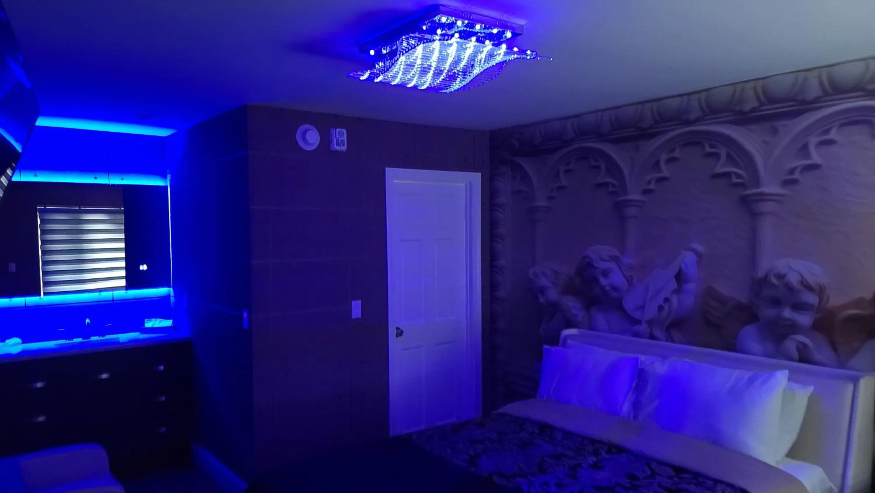 Bed in Americas Best Value Inn Providence-North Scituate