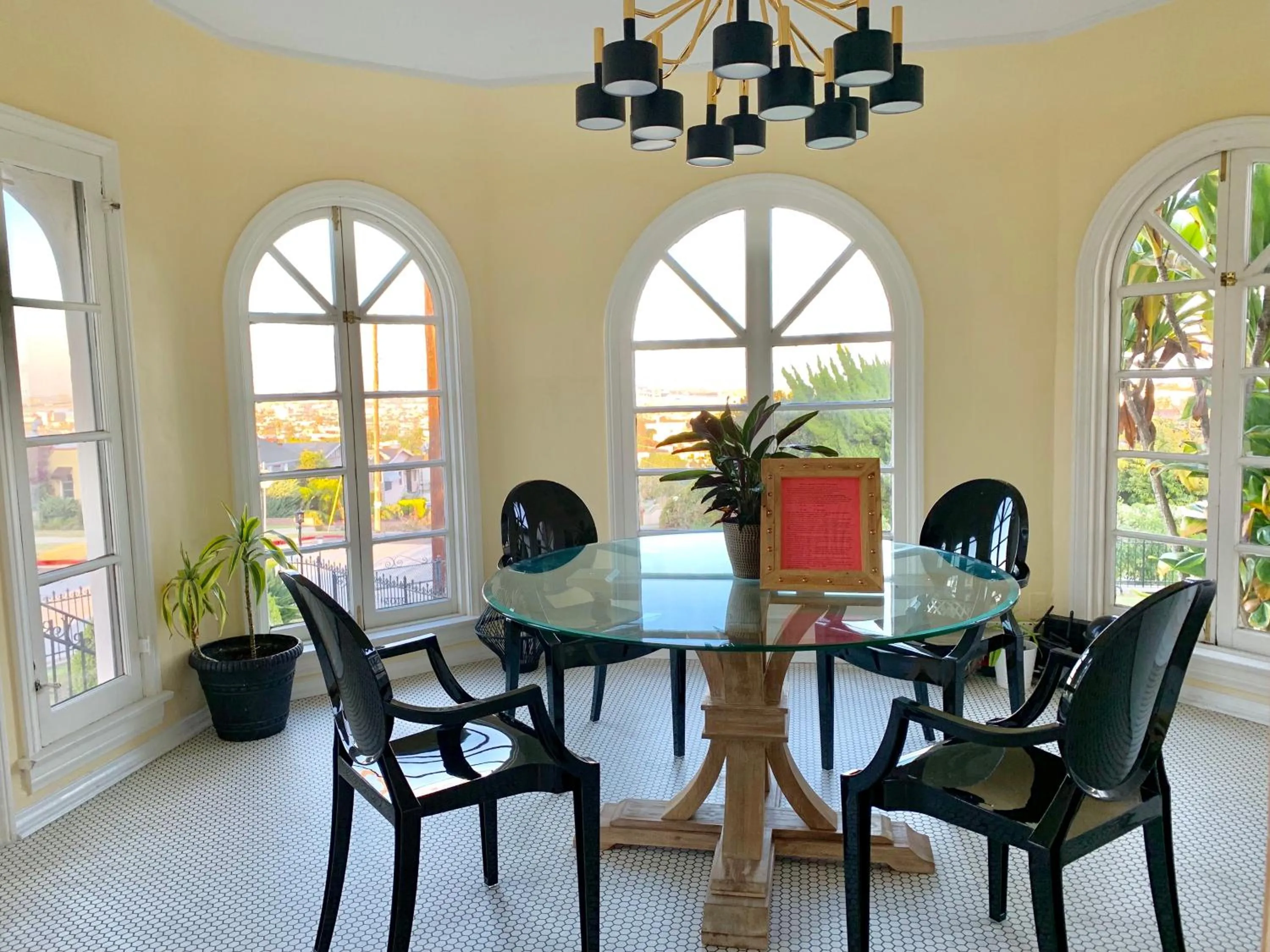Dining area in SpanishFairytale4bd3ba