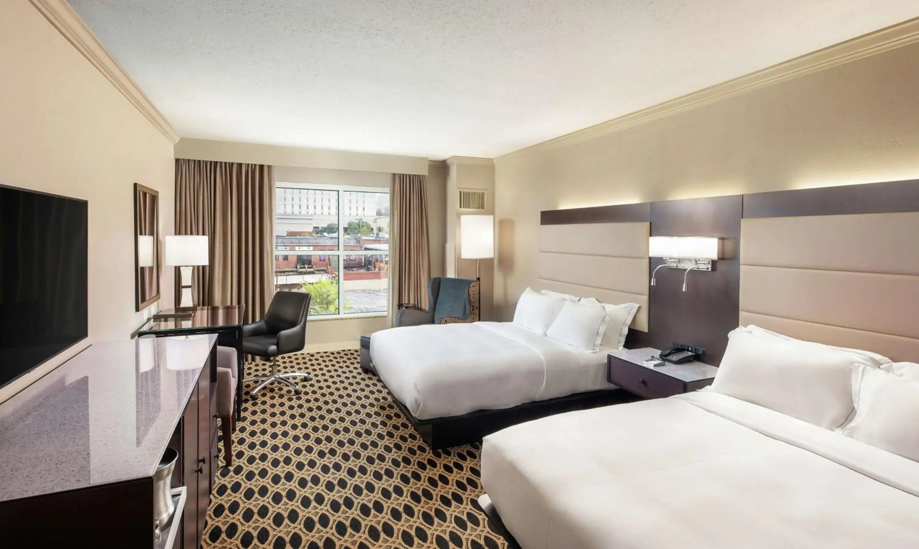 Queen Room with Two Queen Beds in Hilton Columbia Center Queen Room with Two Queen Beds in Hilton Columbia Center