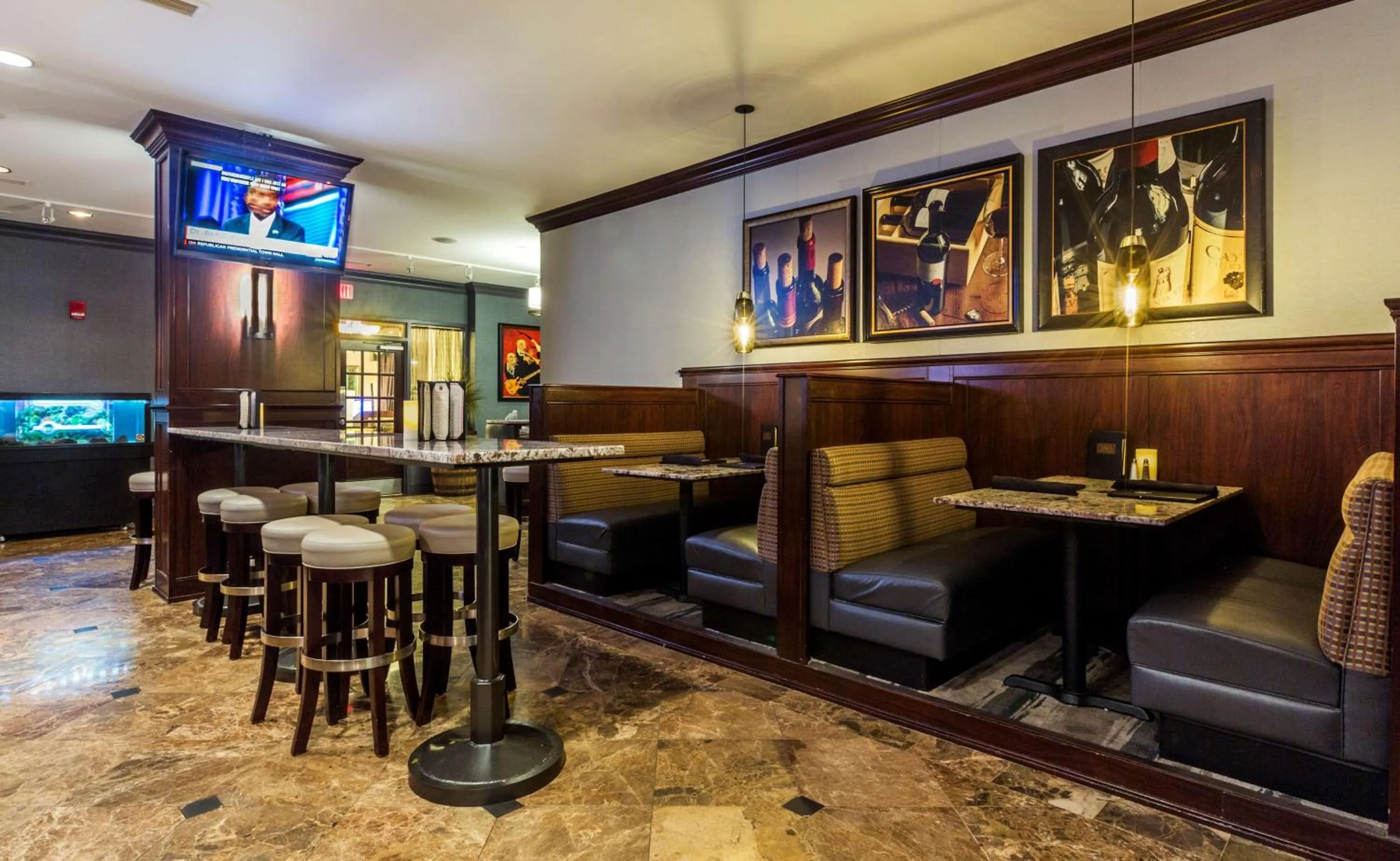 Restaurant/places to eat in Hilton Columbia Center