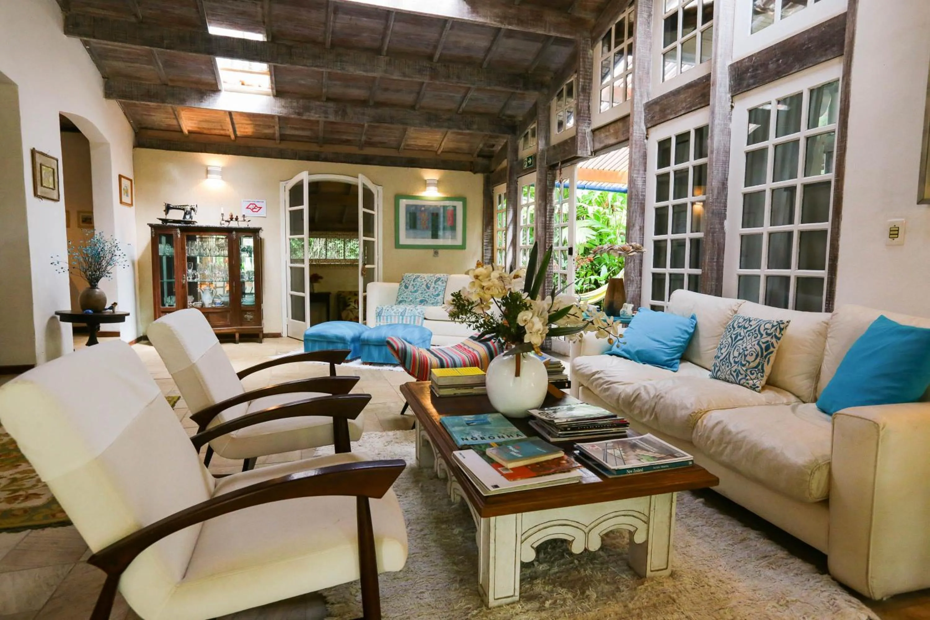 Lobby or reception in Pousada Canto do Camburi