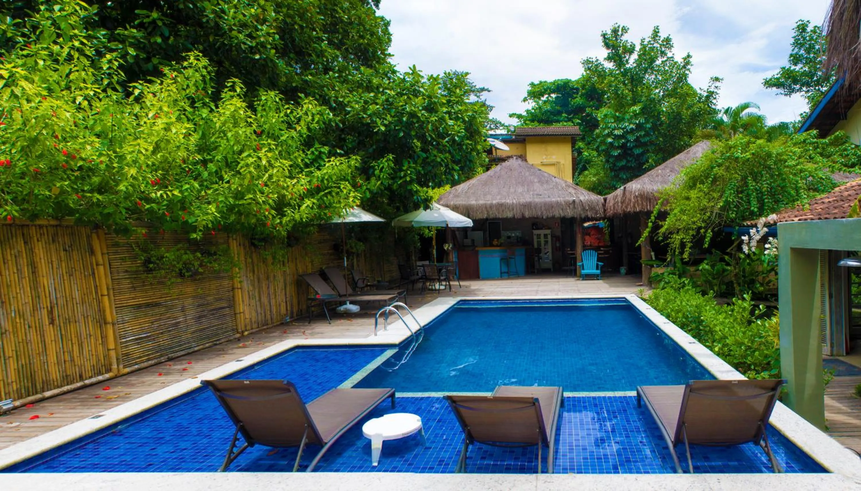 Property building in Pousada Canto do Camburi