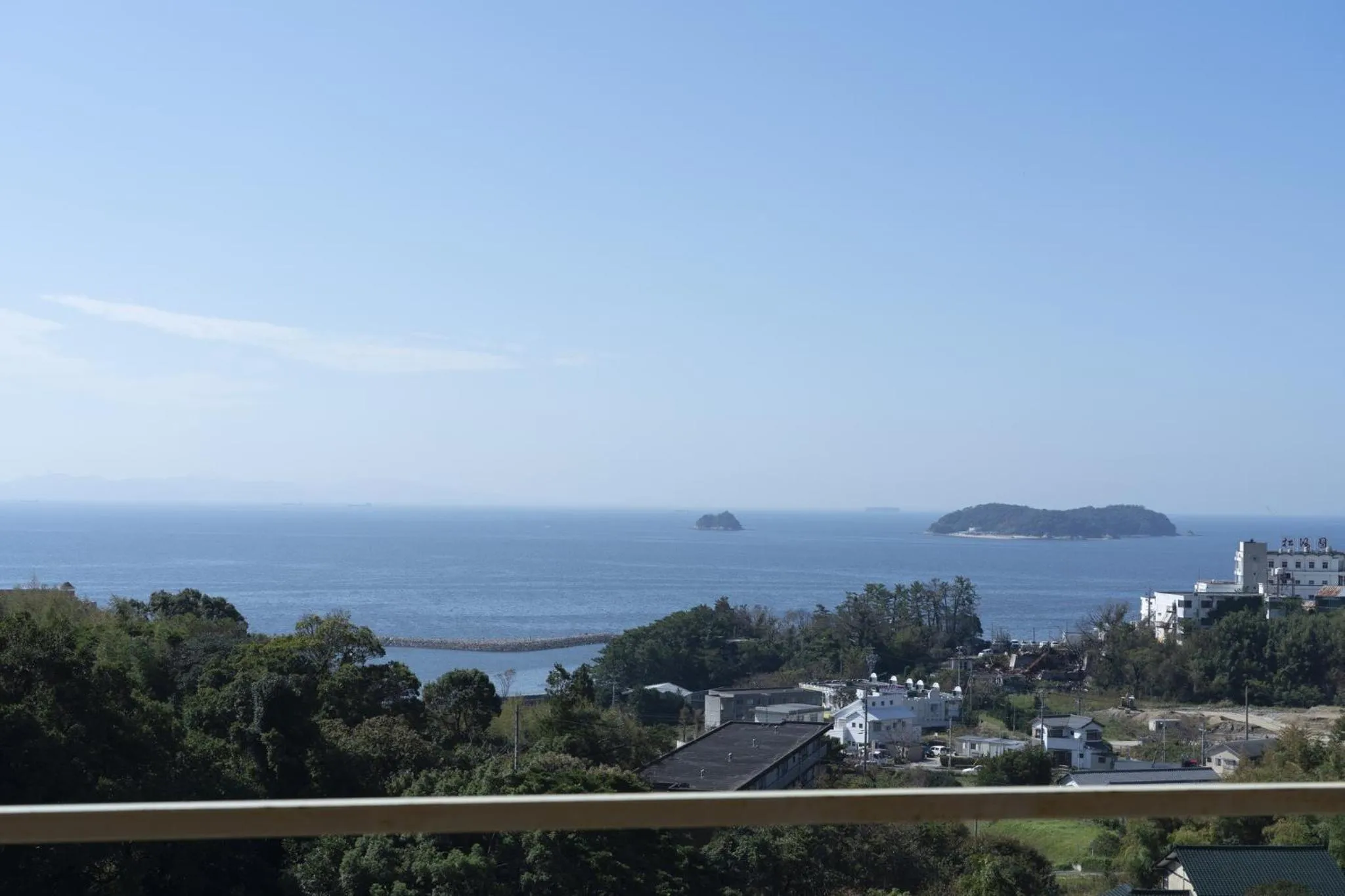 Photo of the whole room in Hiranoya