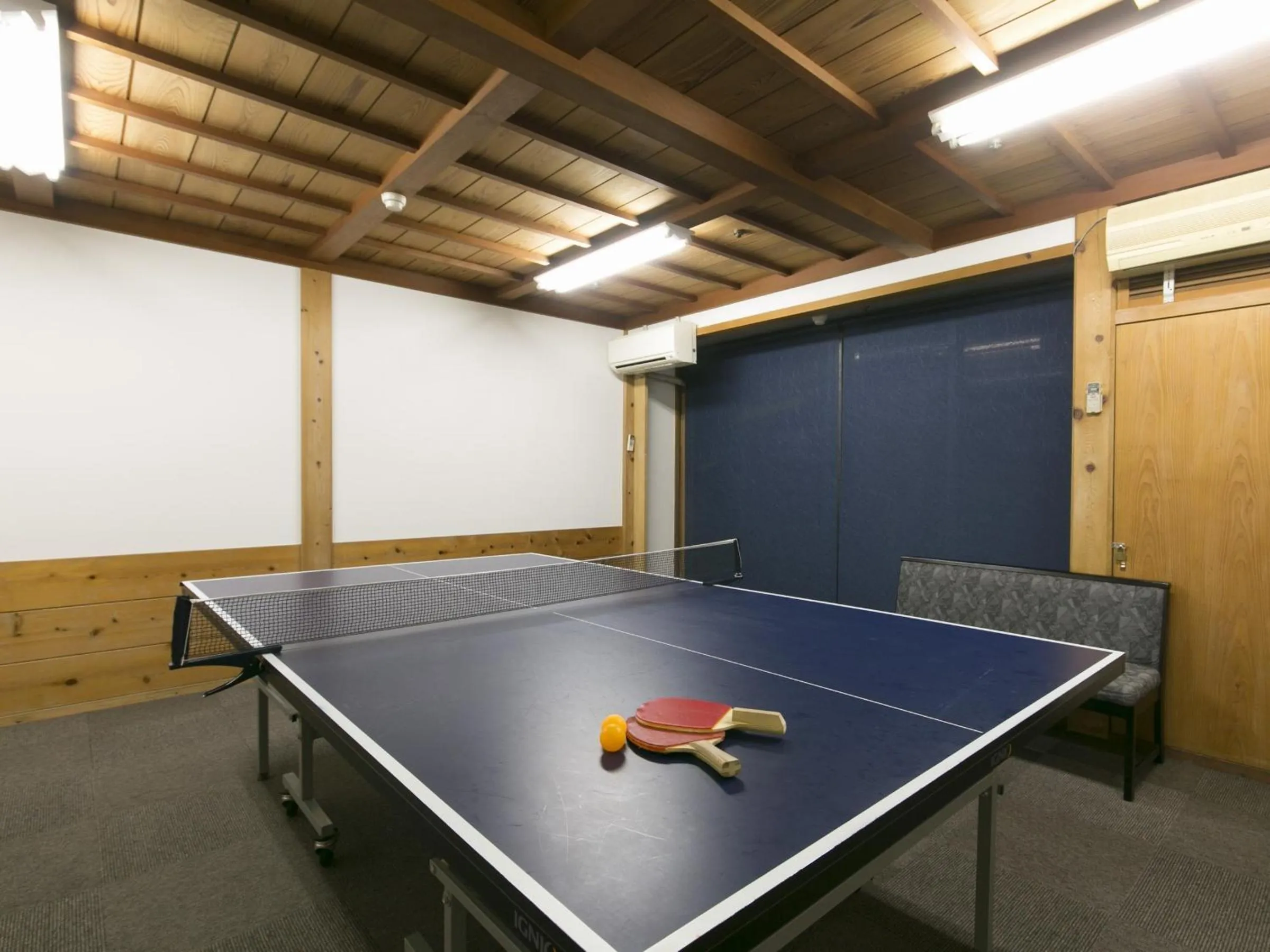 Table tennis in Hiranoya