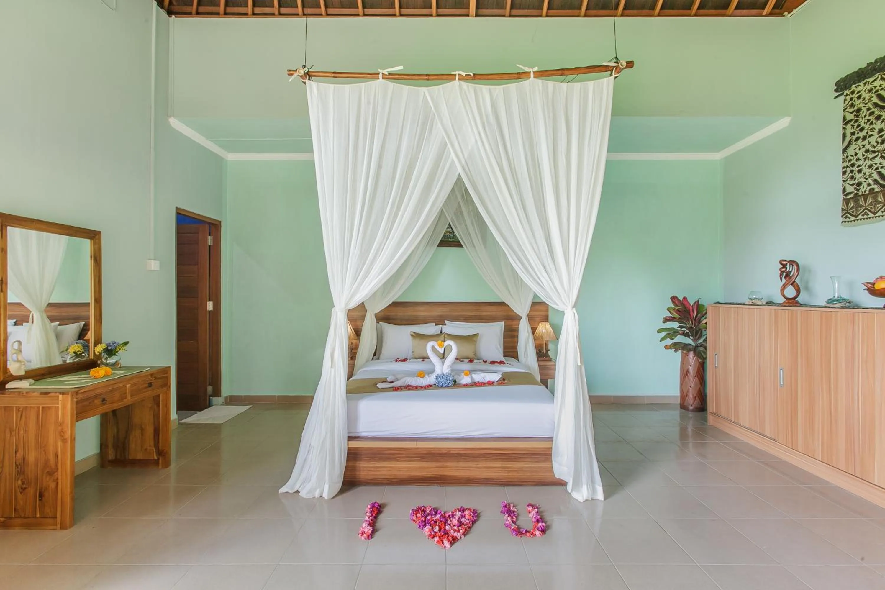 Photo of the whole room, Bed in Villa D'Carik Bali