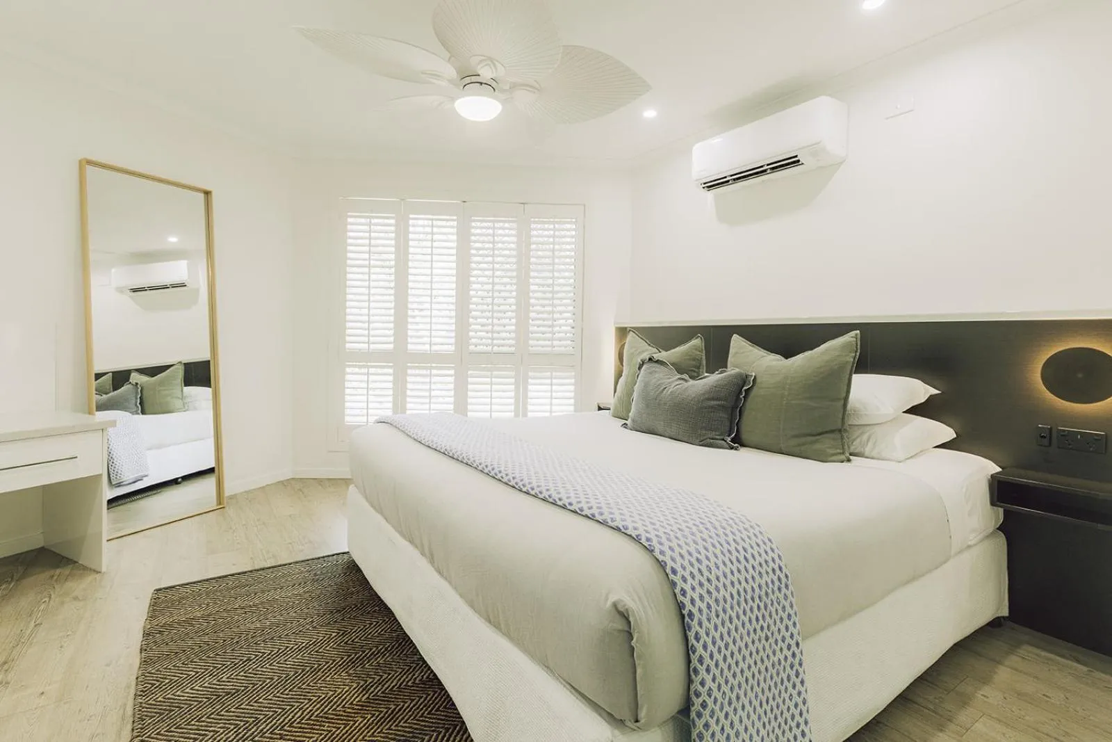 Bedroom, Bed in 1770 Getaway Villas