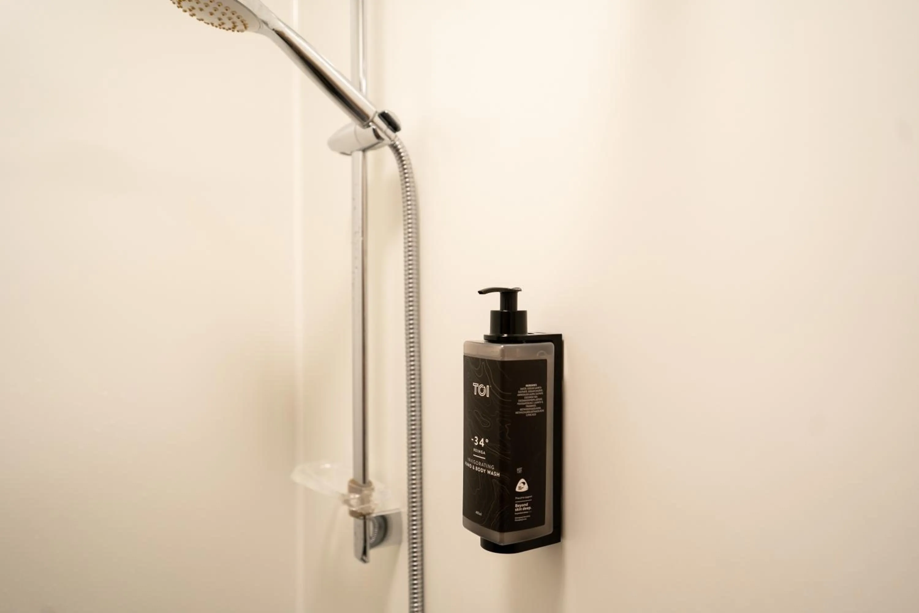 Shower in Haka House Hostel Aoraki Mt Cook