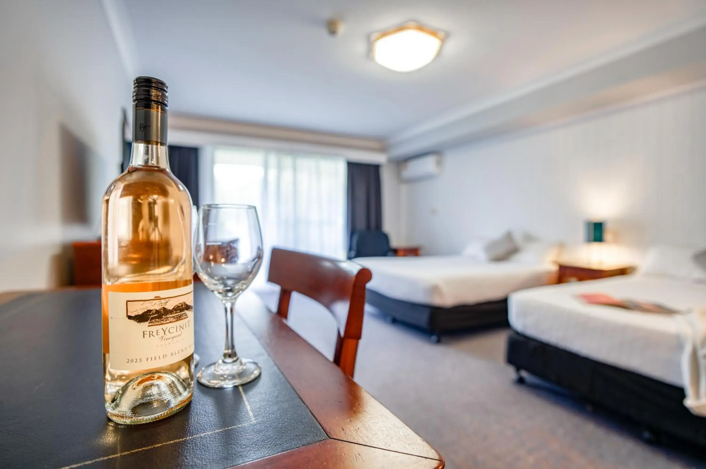 Water View Twin Room in Panorama Hotel St Helens Water View Twin Room in Panorama Hotel St Helens