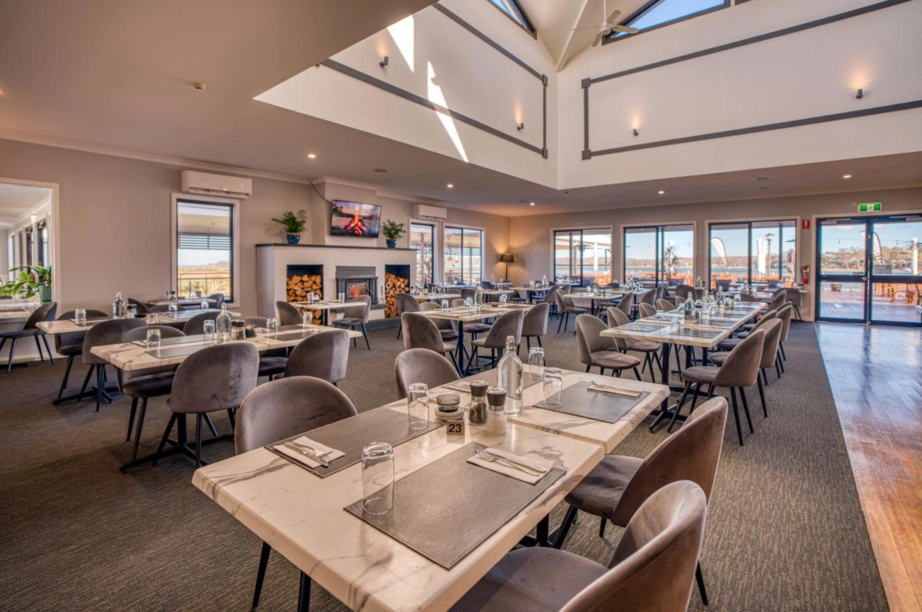 Restaurant/places to eat in Panorama Hotel St Helens