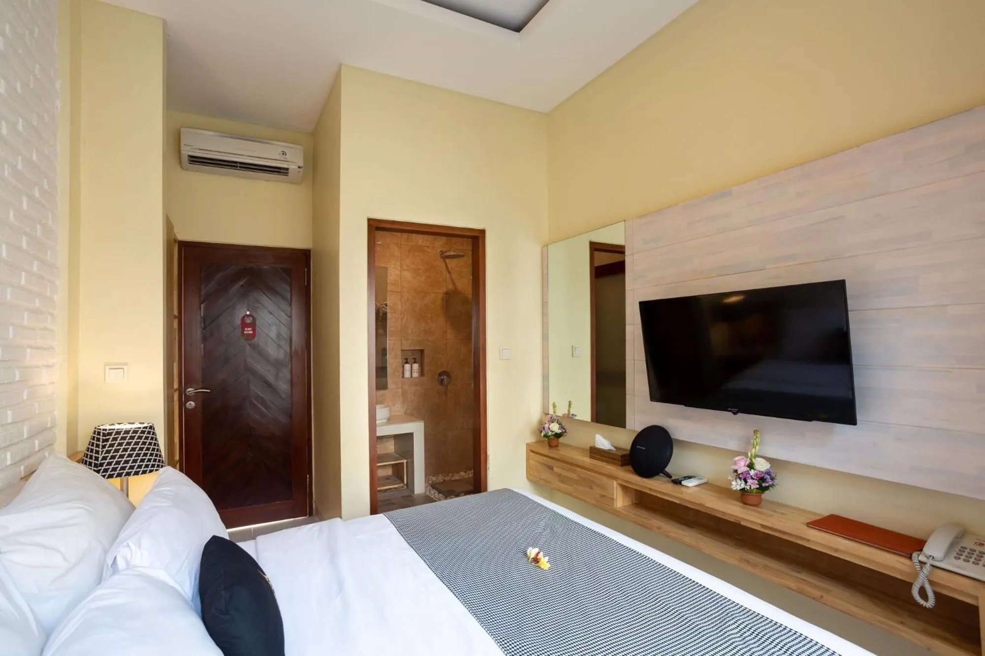 TV and multimedia, Bed in Paisa Seminyak Living