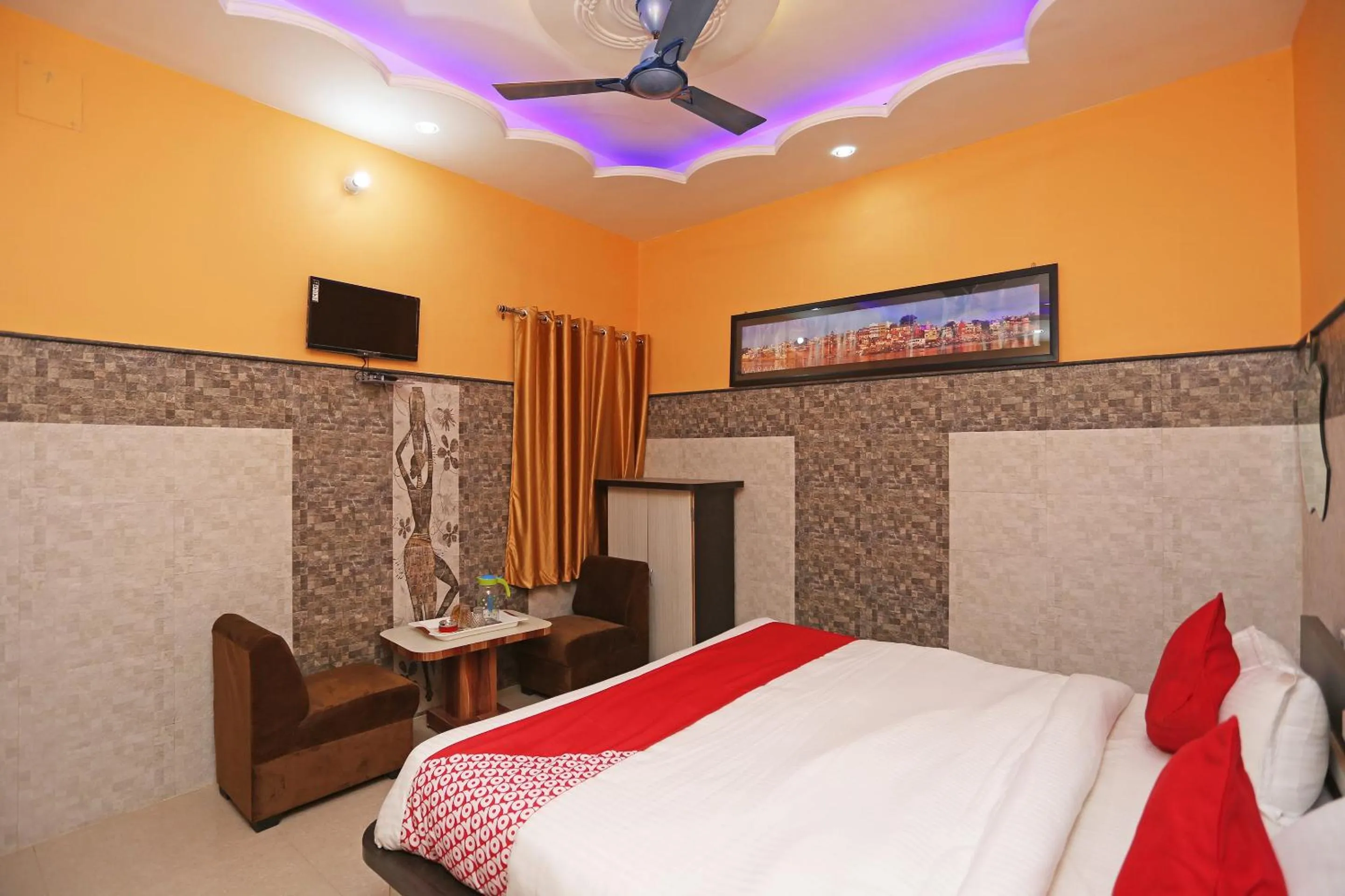 Bed in Hotel Bachchan Palace