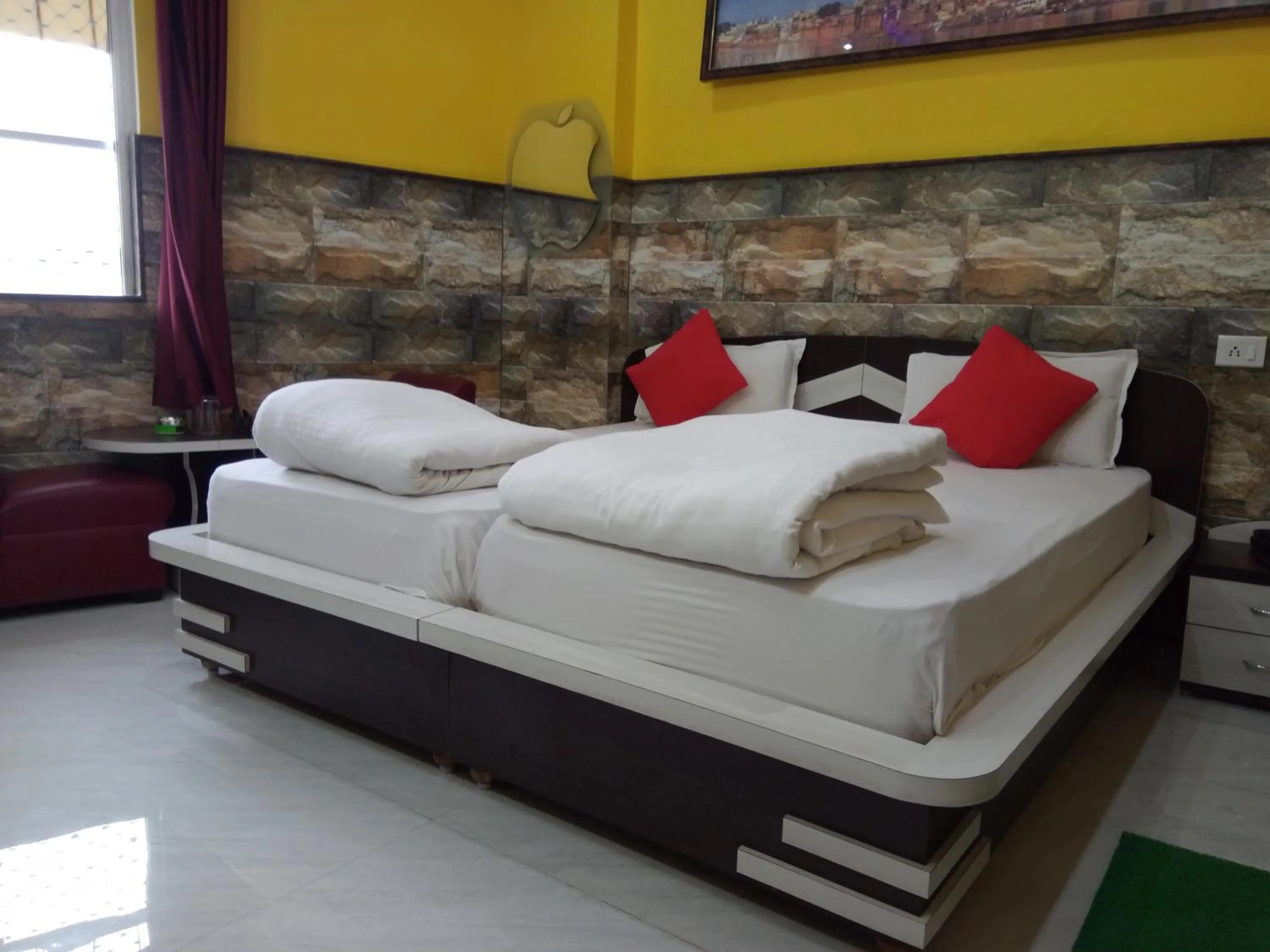 Bed in Hotel Bachchan Palace