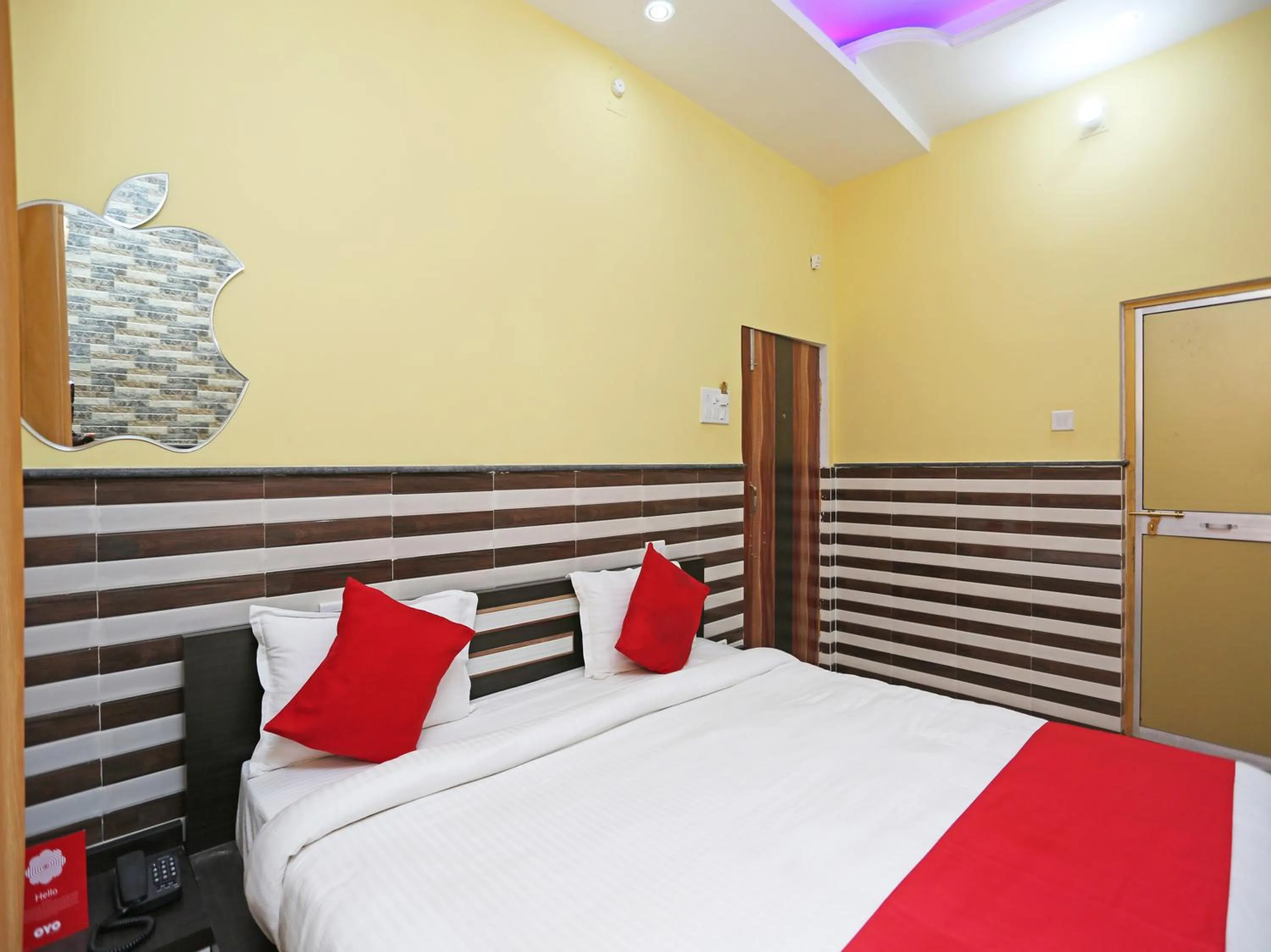 Bedroom, Bed in Hotel Bachchan Palace