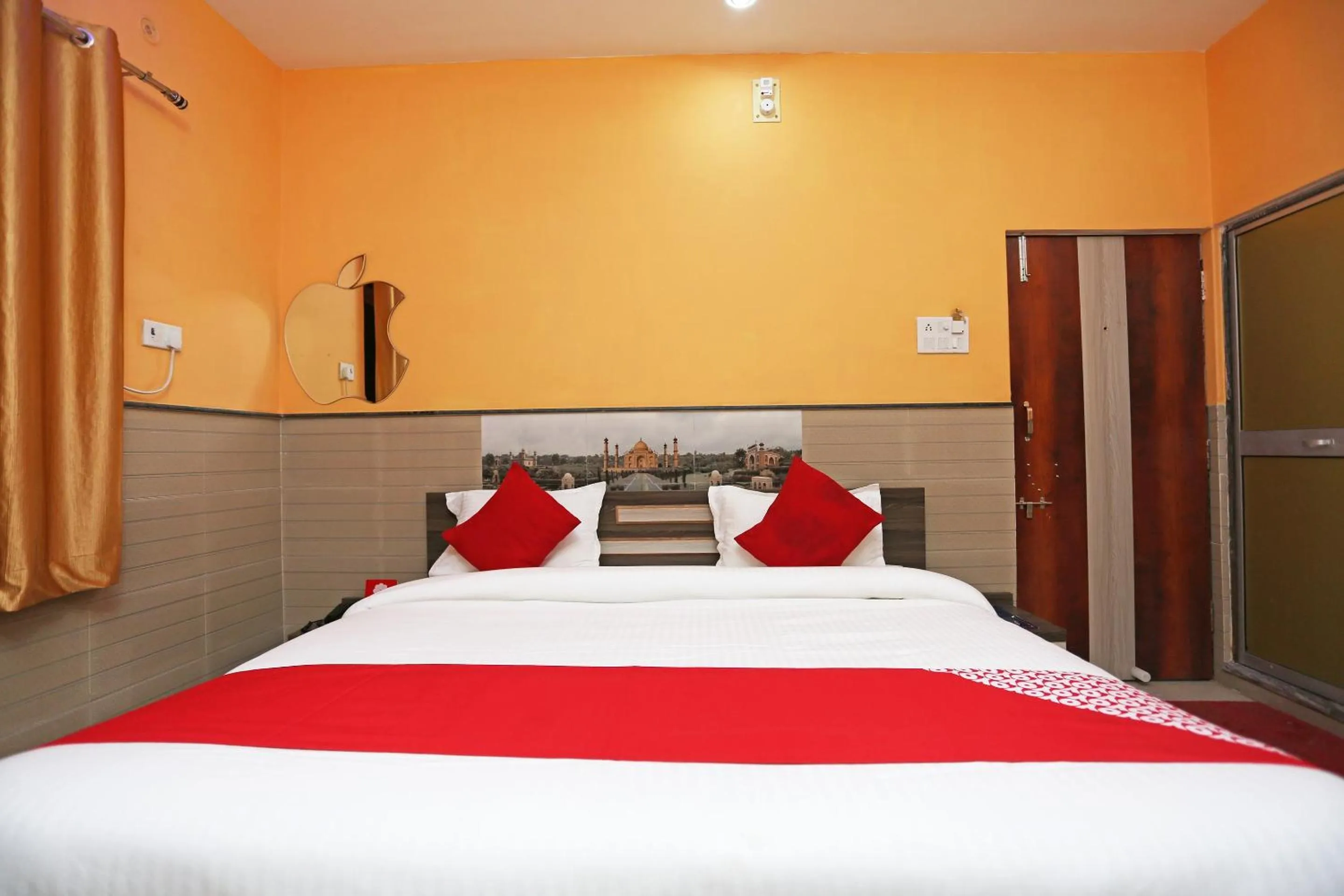 Bed in Hotel Bachchan Palace