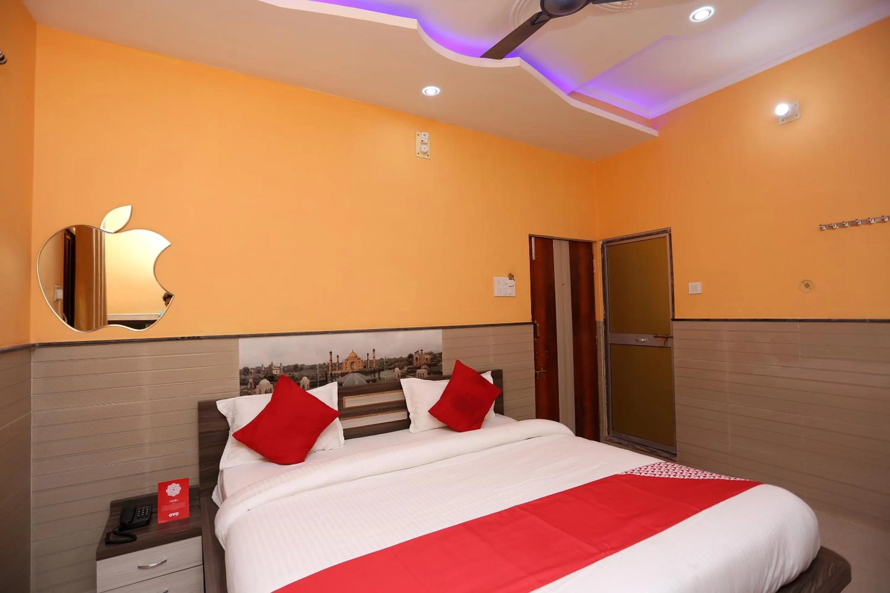 Bed in Hotel Bachchan Palace