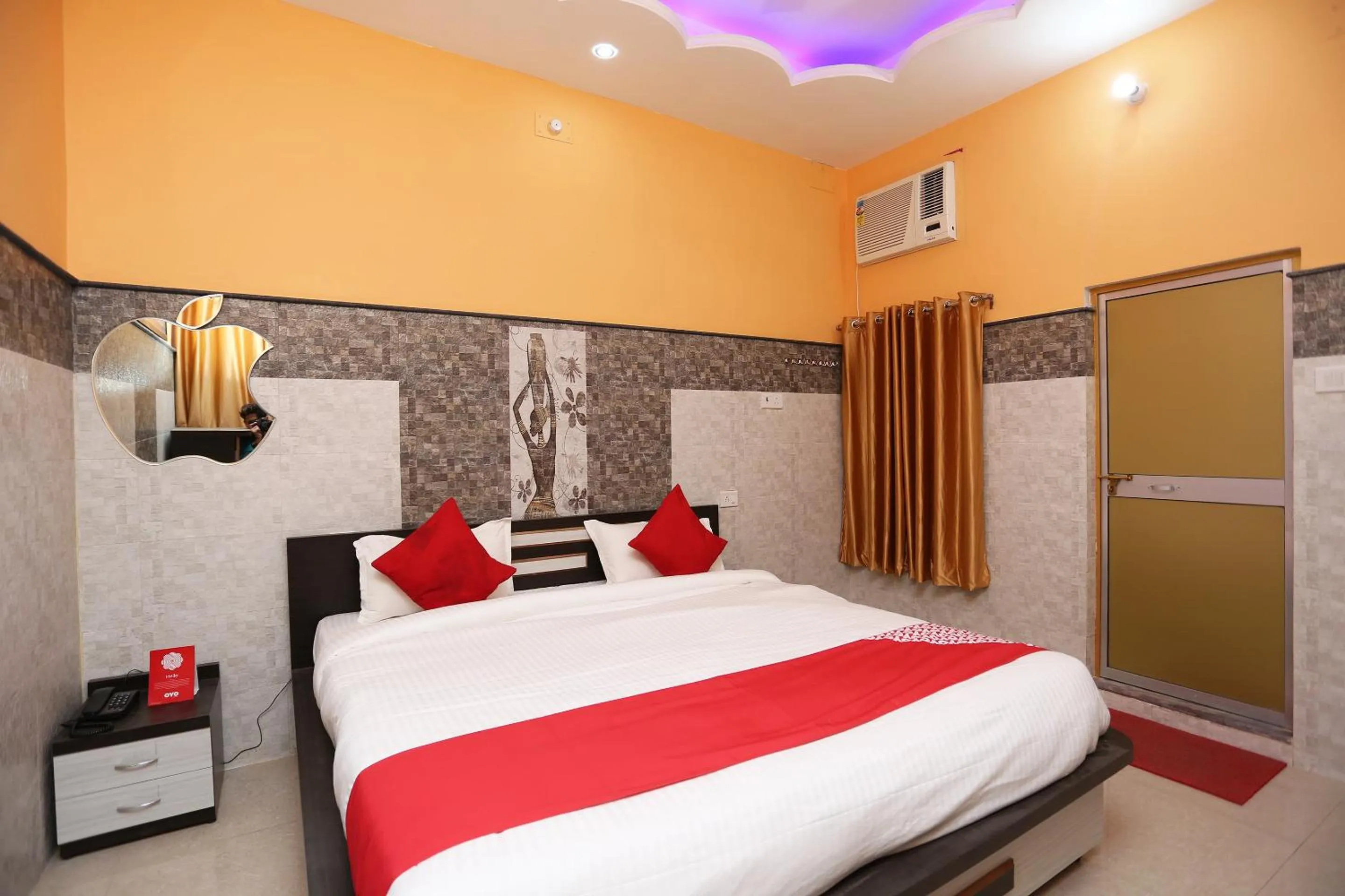 Bed in Hotel Bachchan Palace