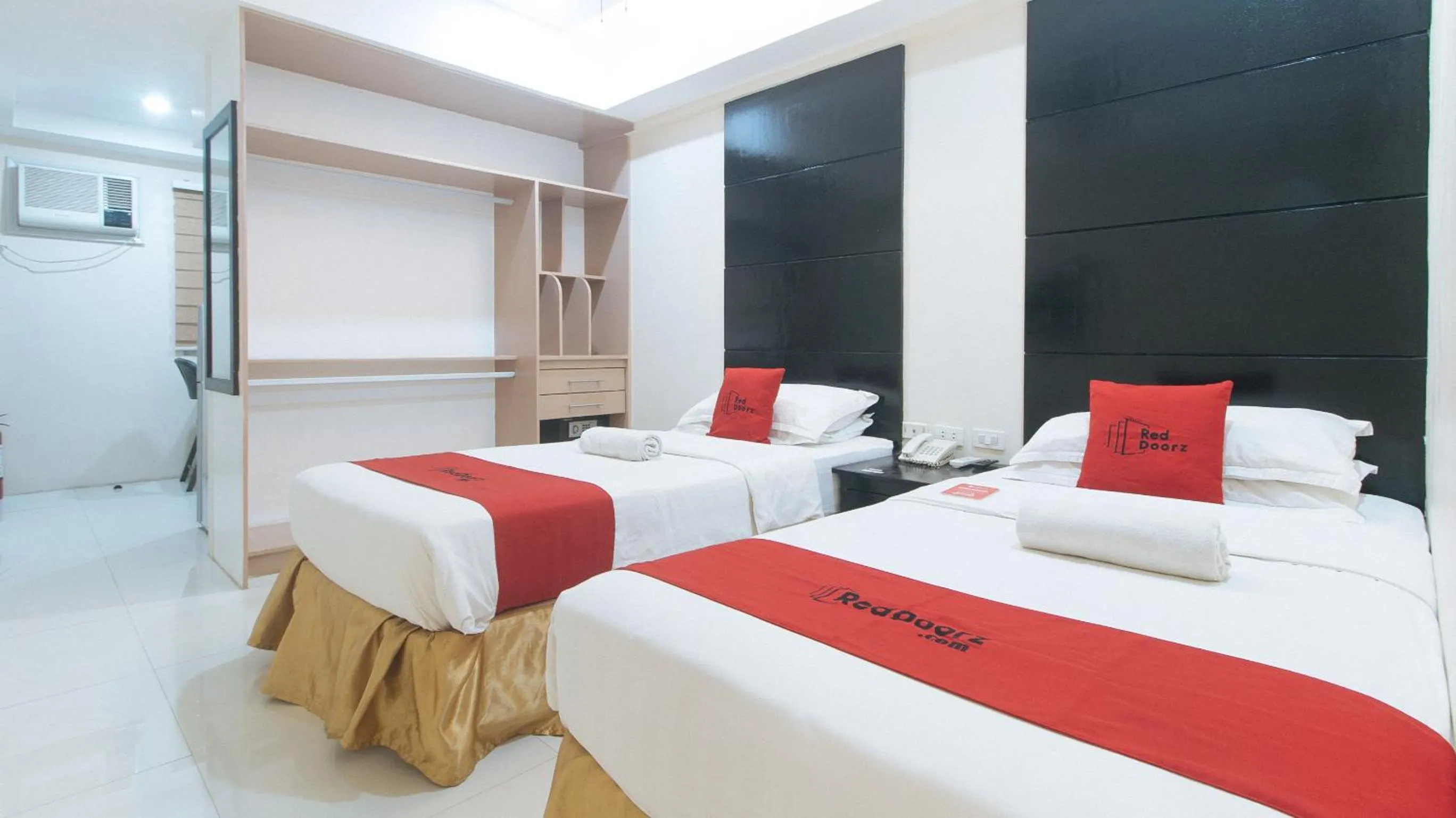 Bedroom, Bed in RedDoorz at Grand Apartelle Hernan Cortes Cebu