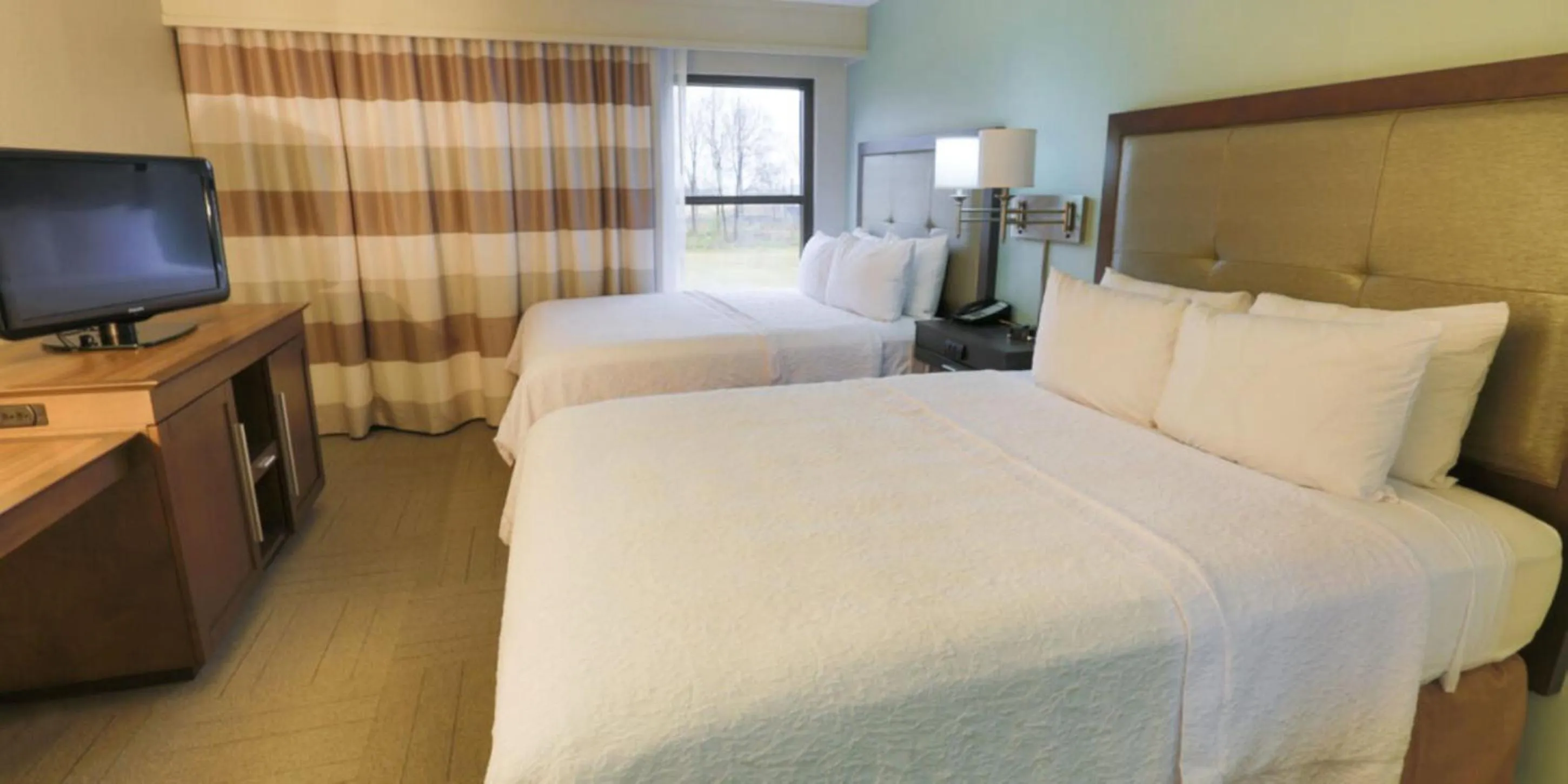 Bedroom, Bed in Hampton Inn & Suites Nashville-Airport