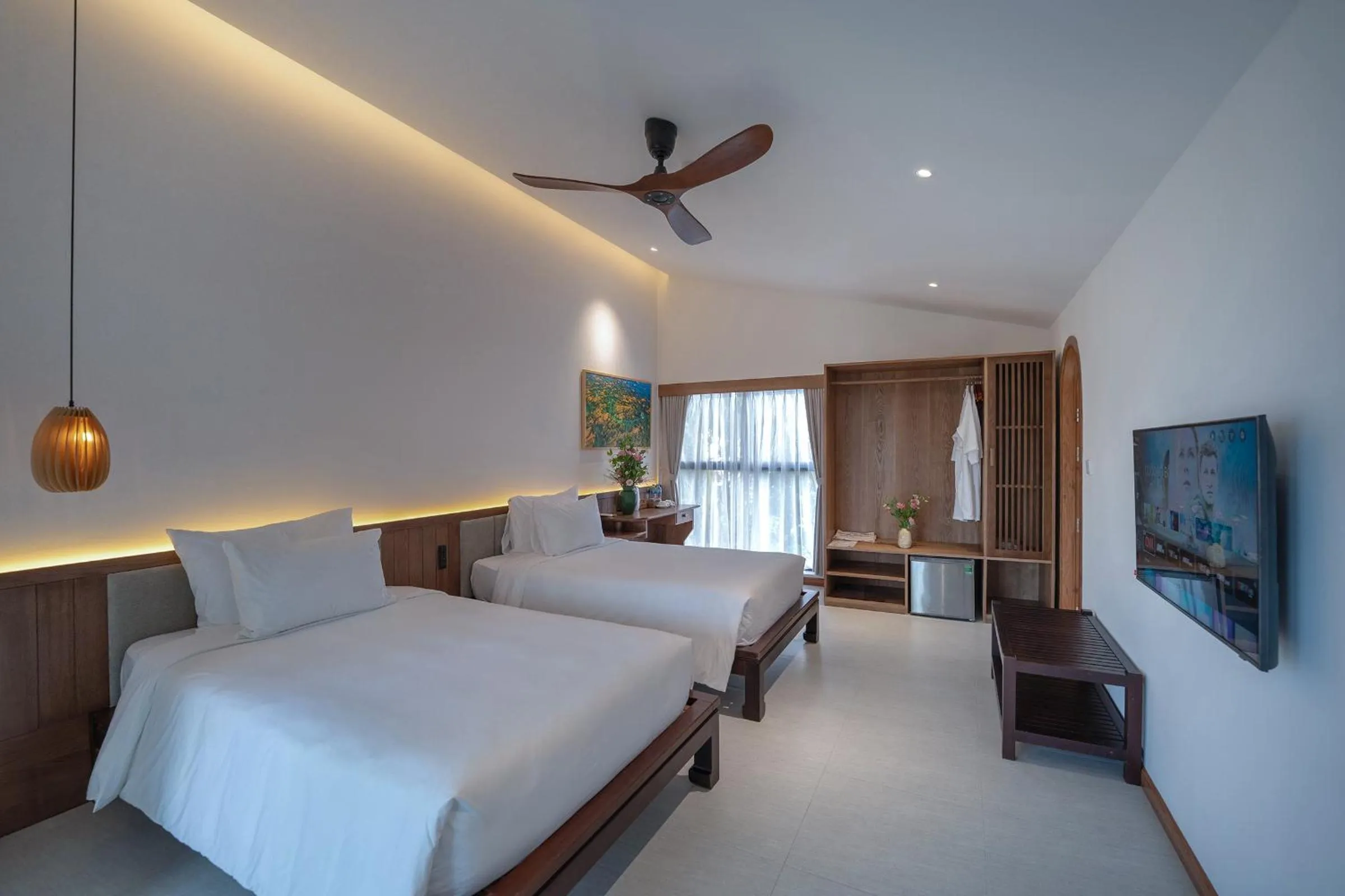 Bed in Shoreline Stay